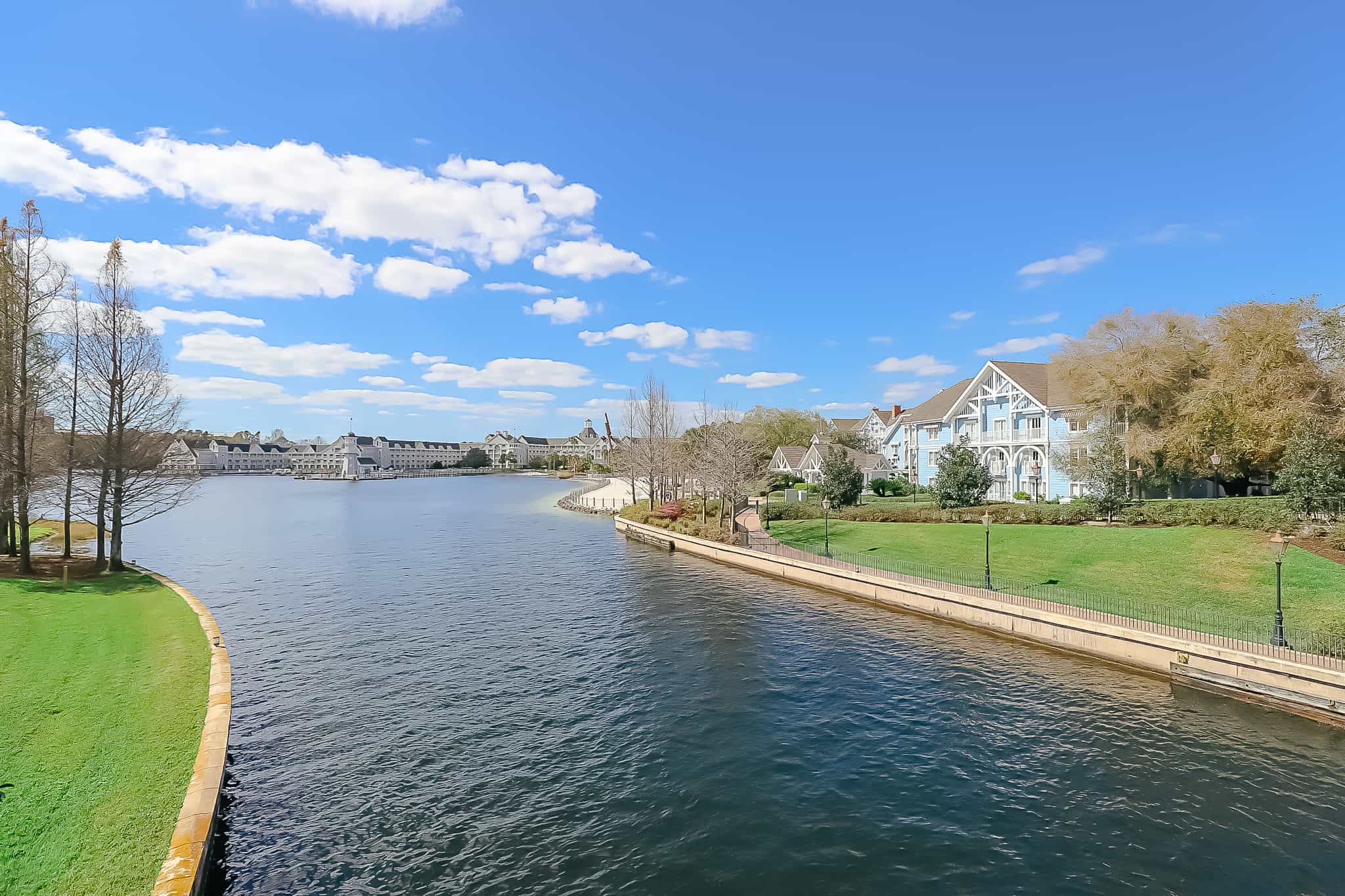 A picture that shows the walkway from Beach Club to Epcot. 