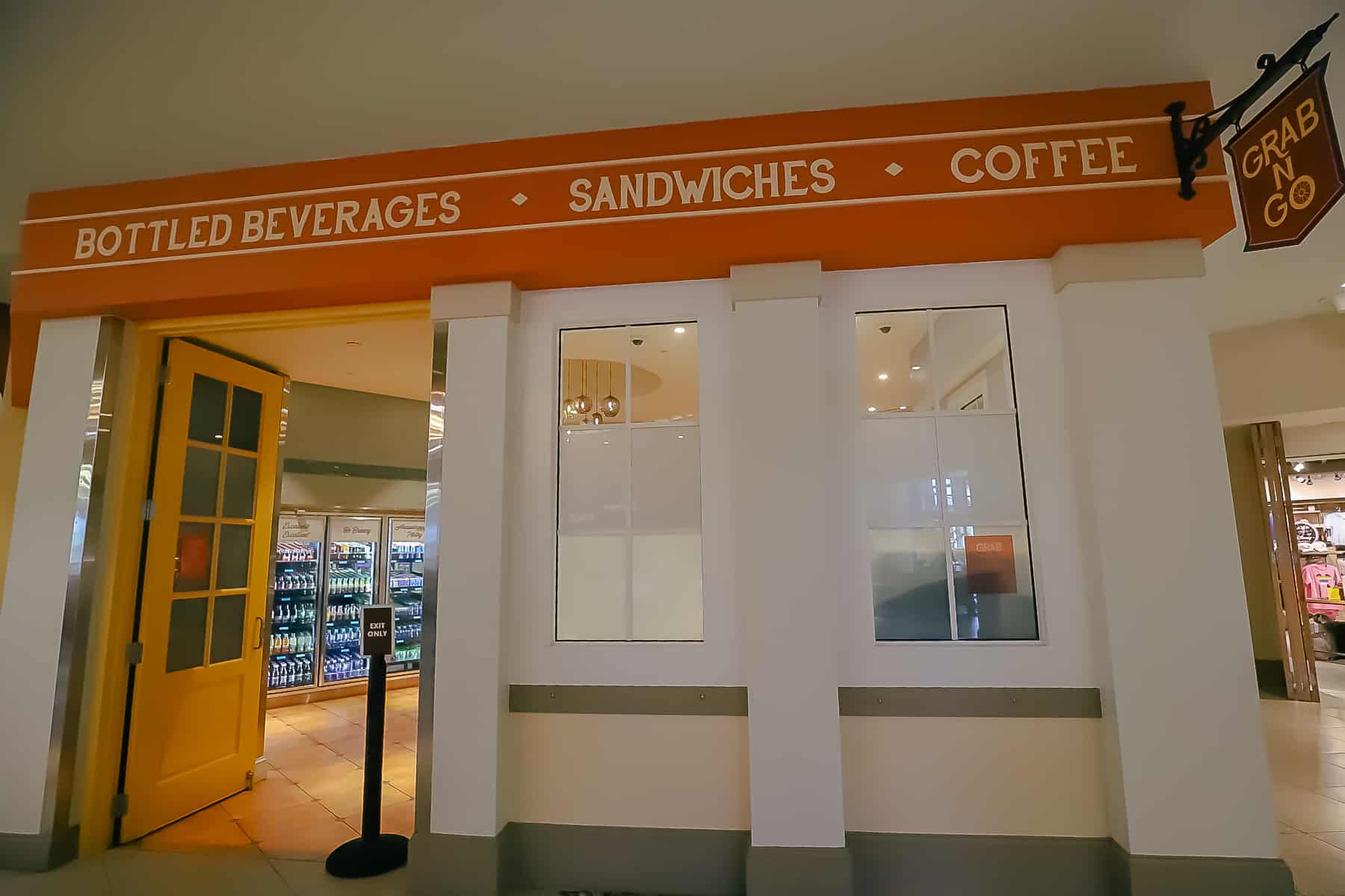 the exterior storefront of Centertown Market Grab-N-Go