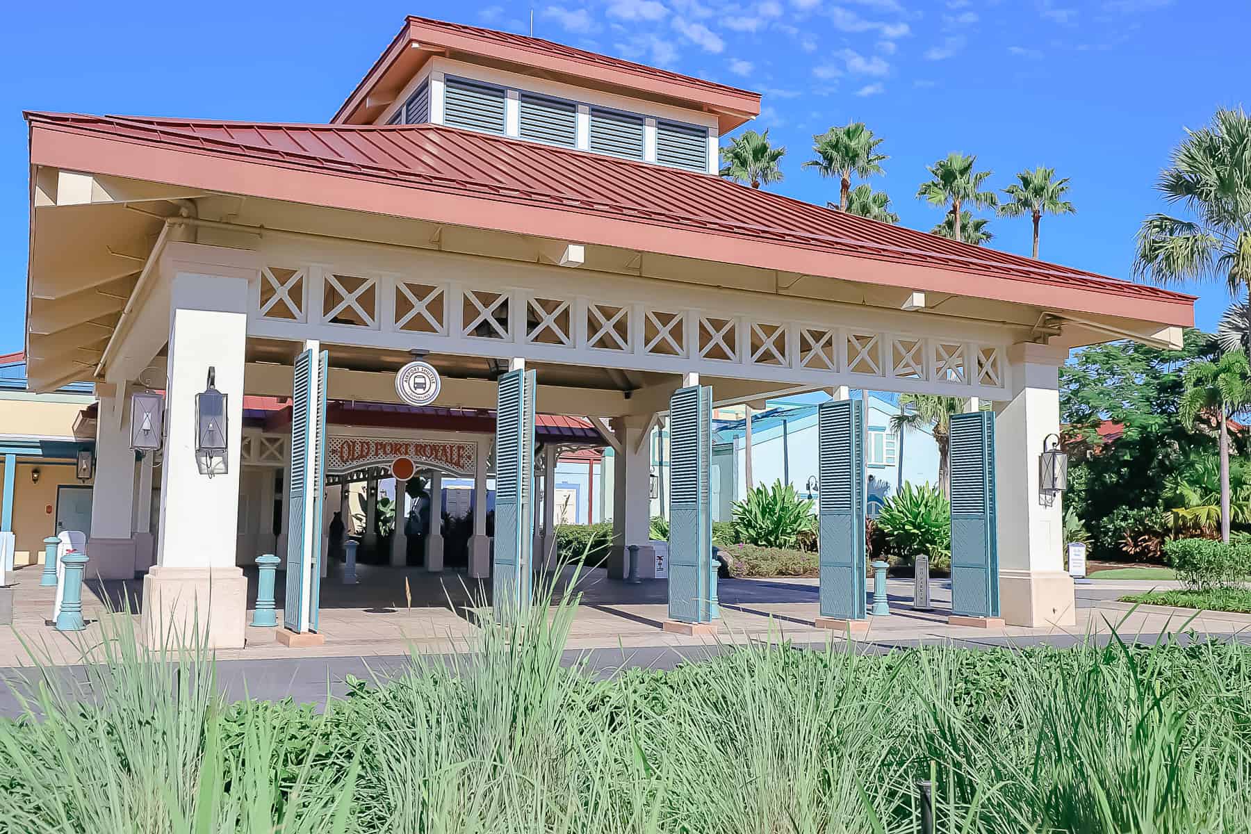 The area where guests can unload their cars at the entrance of Disney's Caribbean Beach.