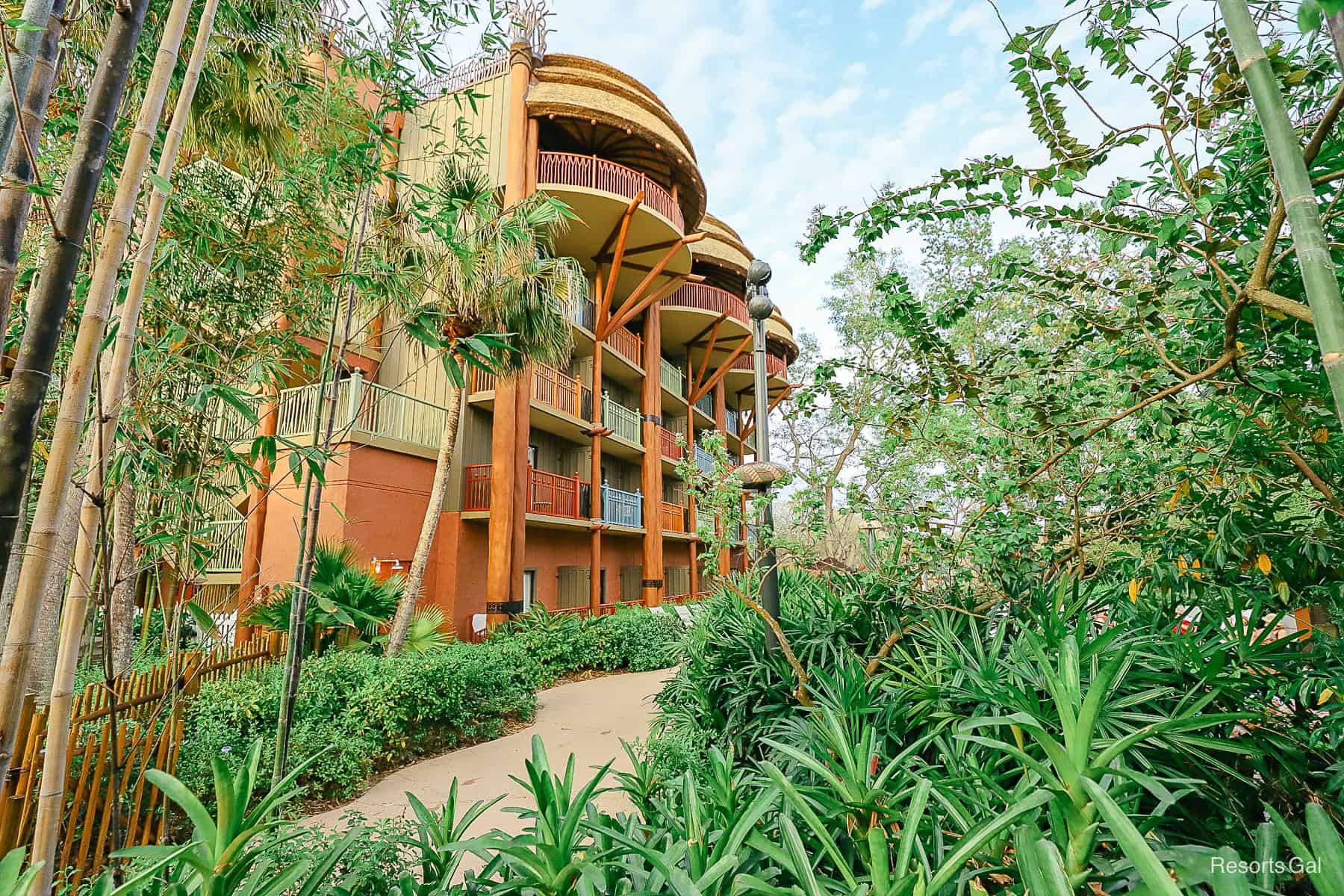 Disney Deluxe Resorts (Everything You Need to Know with Rankings)