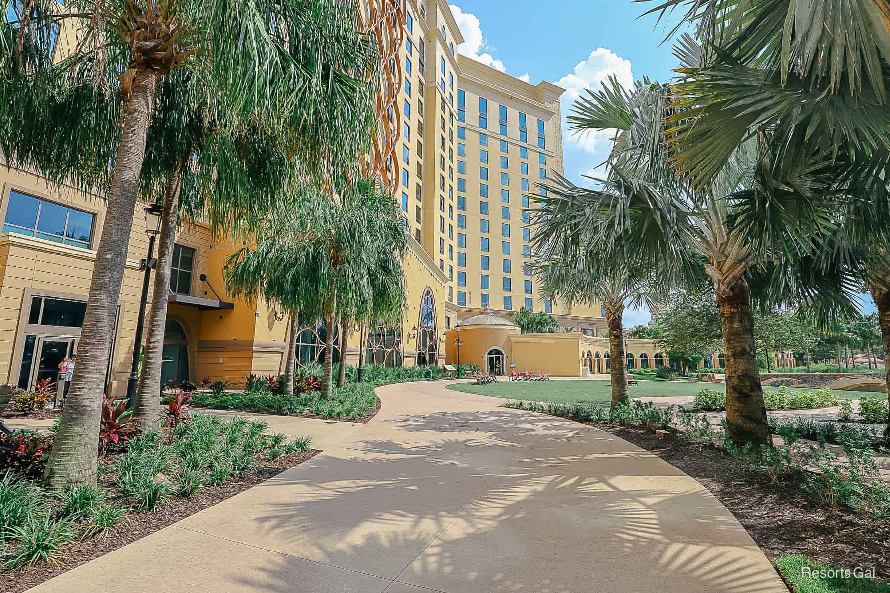 the walkway that wraps around the resort leading to Gran Destino Tower 