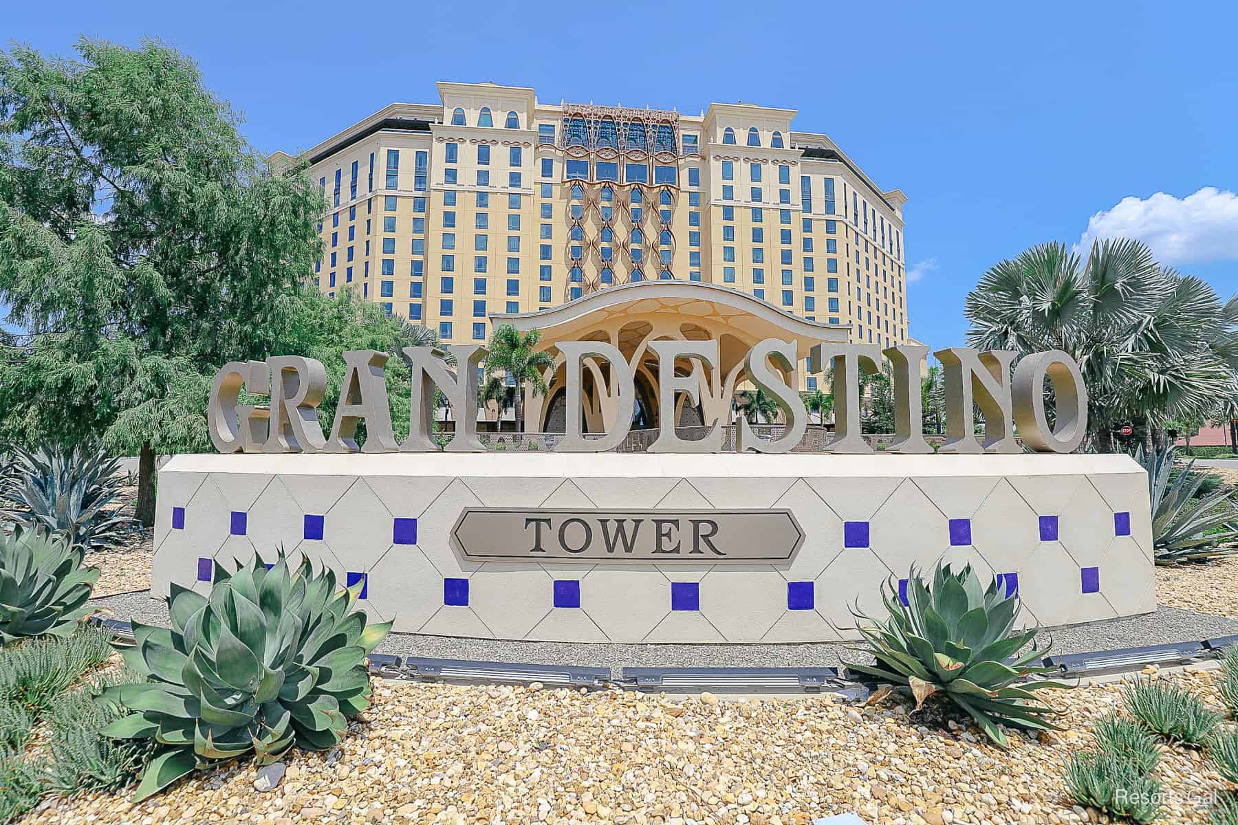 Gran Destino Tower Review entrance resort