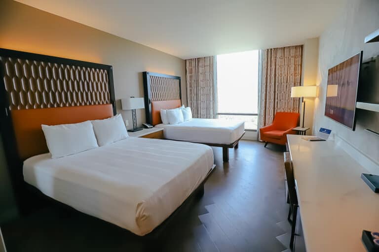 Florida Resident Room-Only Offer: Save Up to 25% this 2026 Holiday Season