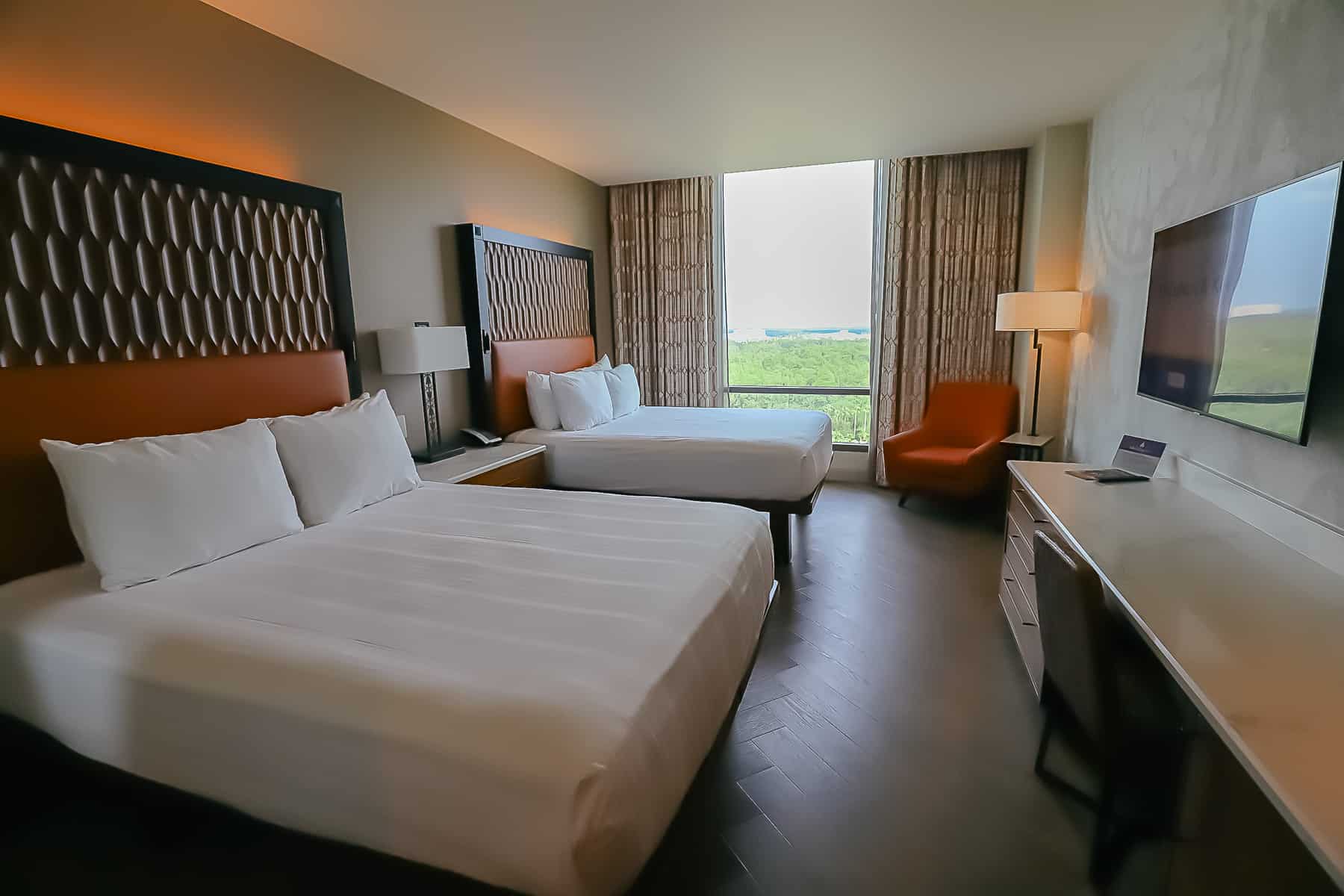 shows the layout of the guest room in Gran Destino Tower 