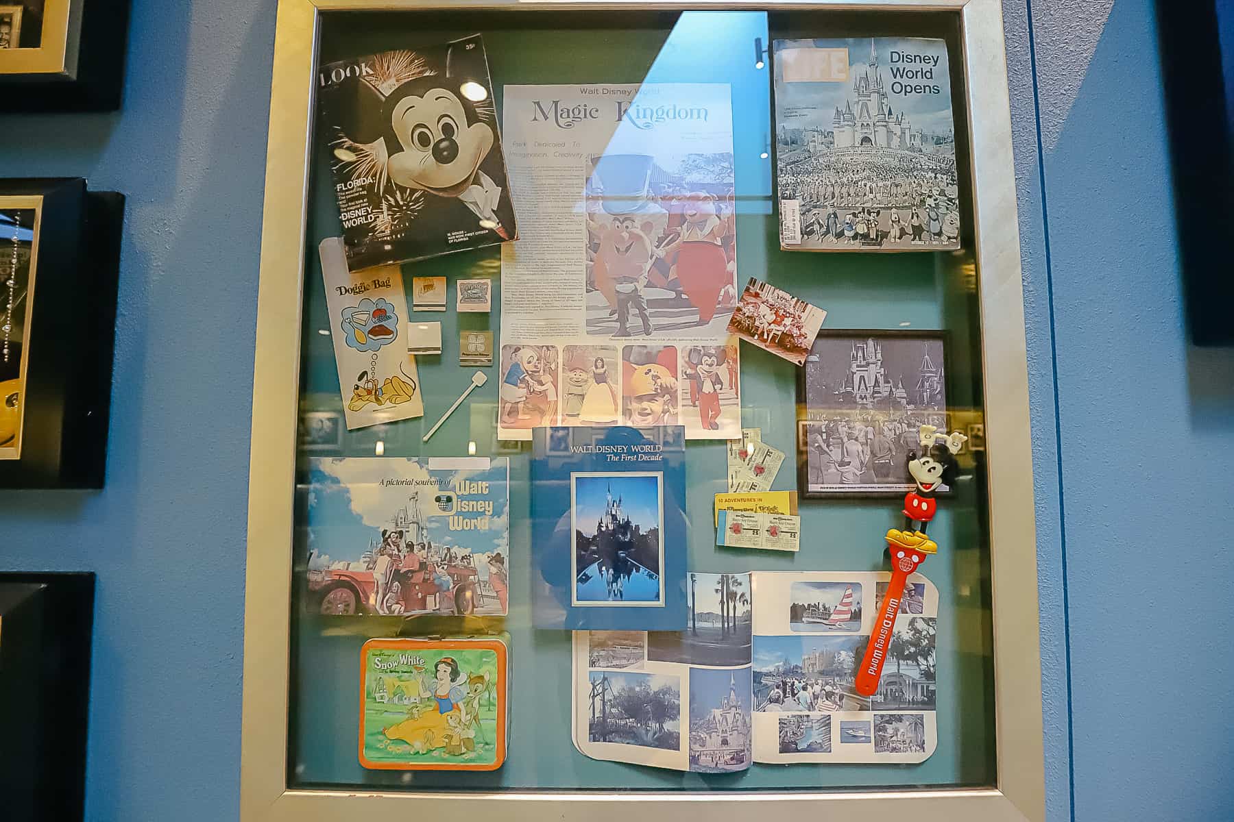 A shadow box for the 70s dedicated to the opening of Walt Disney World. 