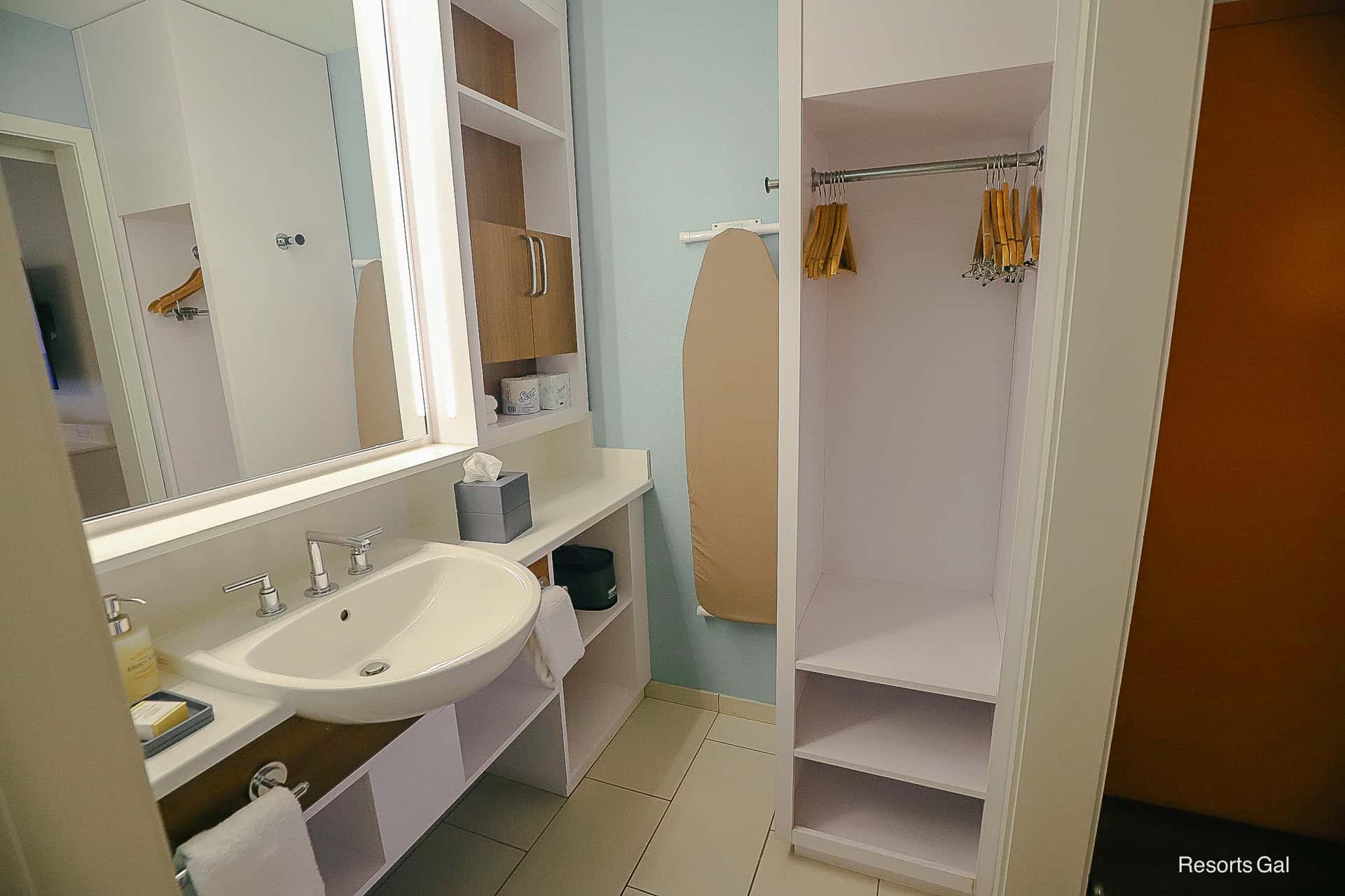 a look at the layout of the vanity area in the bathroom at Disney's Pop Century 