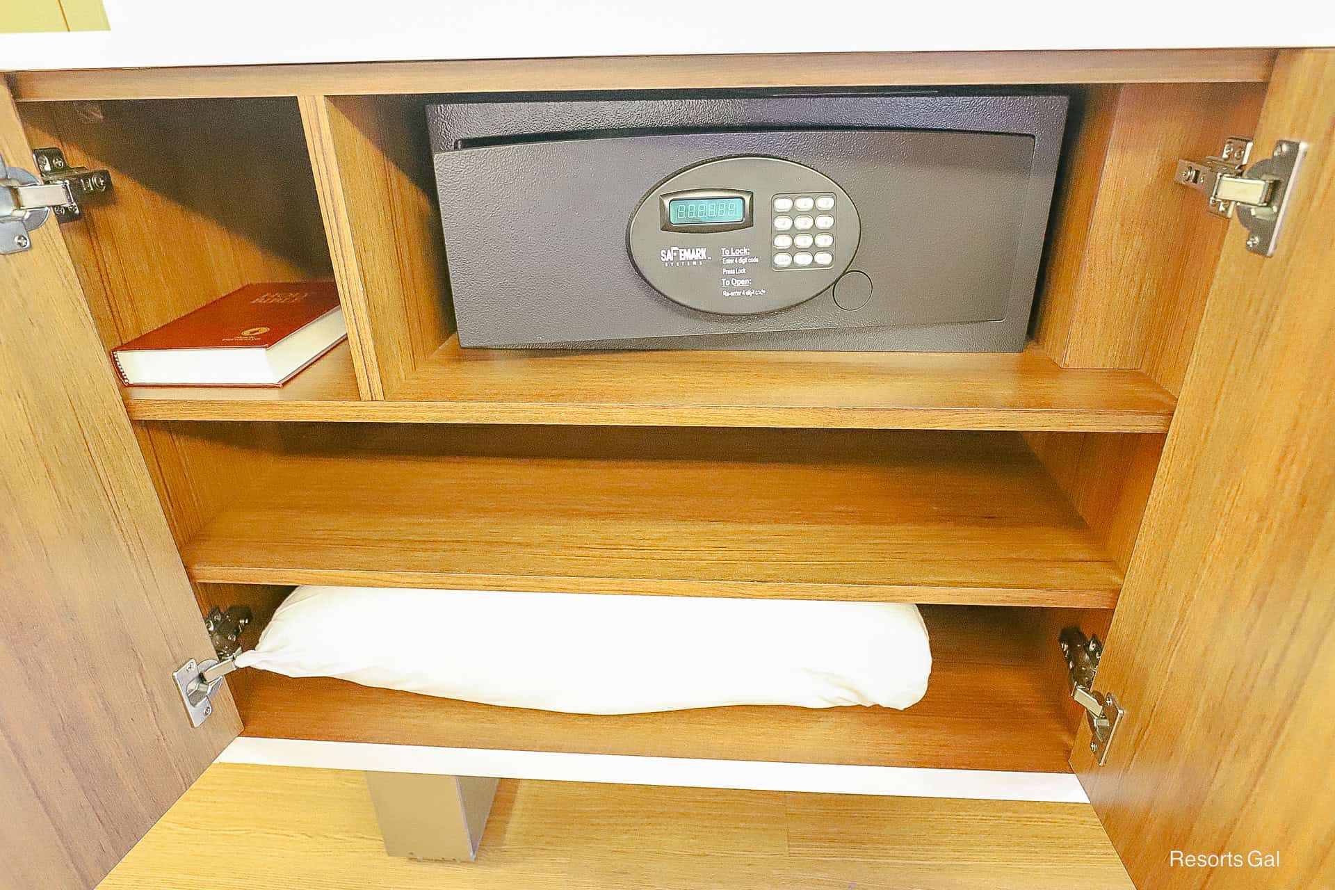 in room safe Pop Century room tour 