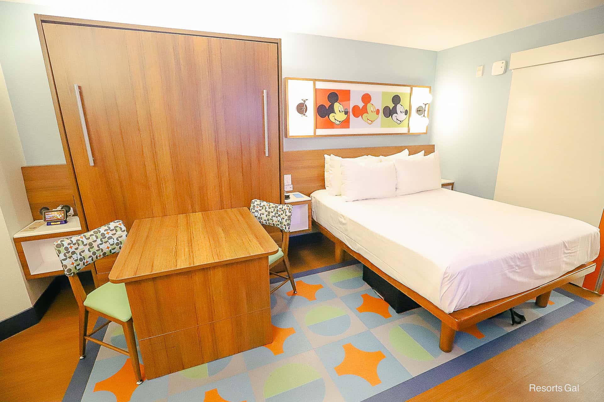 table bed area in Pop Century standard room