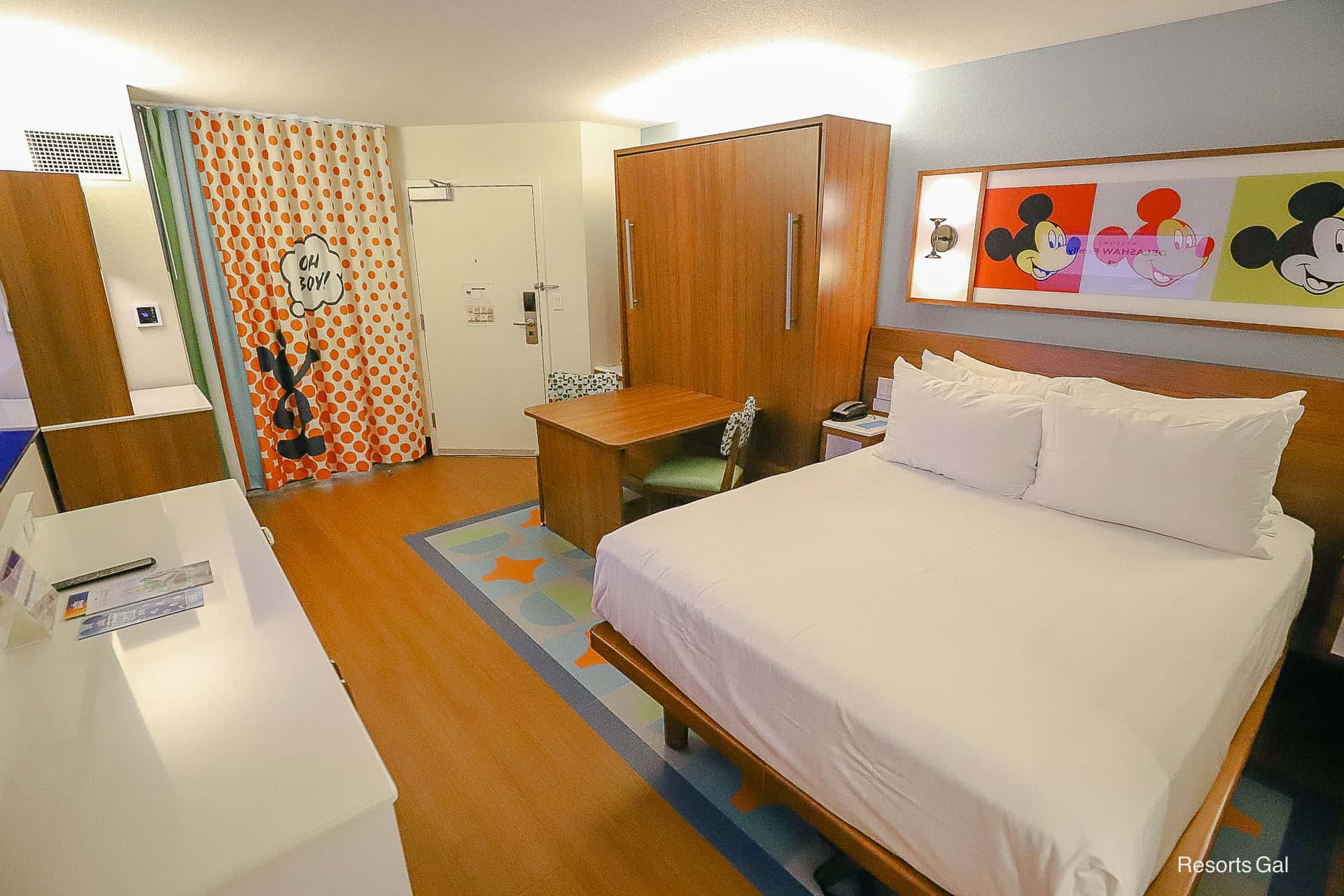 starting the morning at Pop Century in an updated room 
