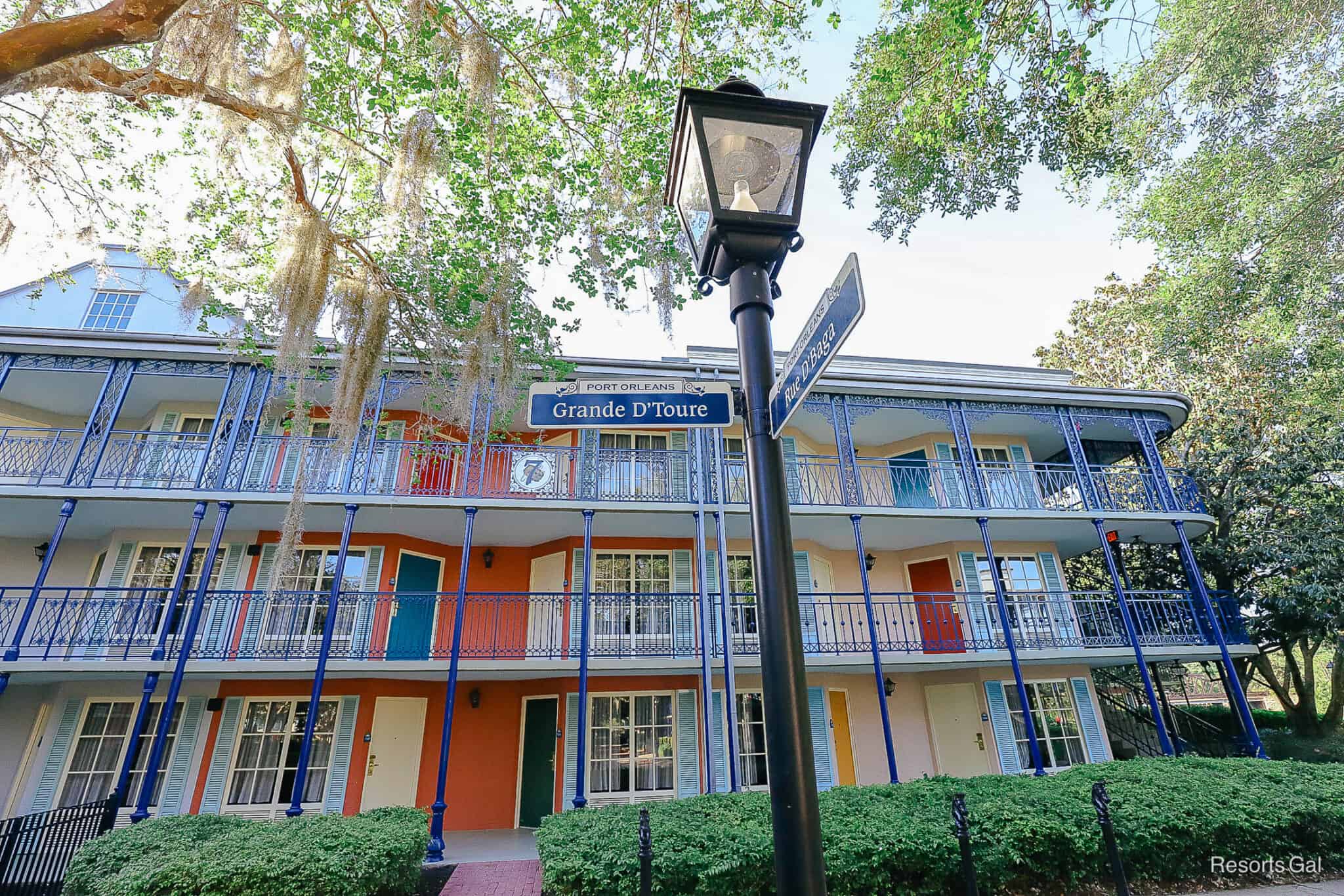 The Walking Path Between Port Orleans Riverside and French Quarter ...