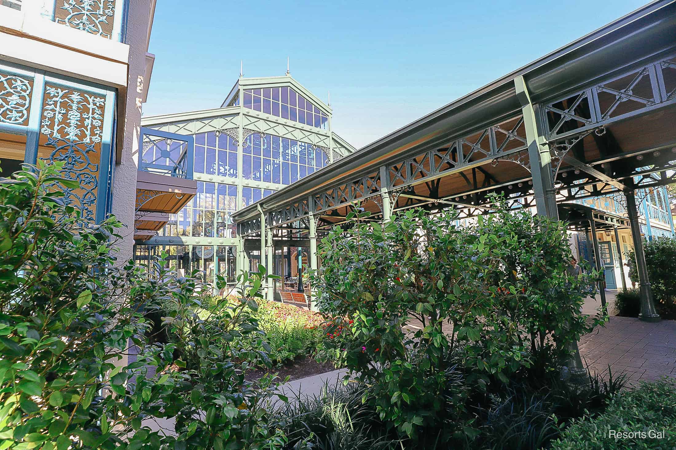 the glass framework and windows of the lobby of Disney's Port Orleans French Quarter 