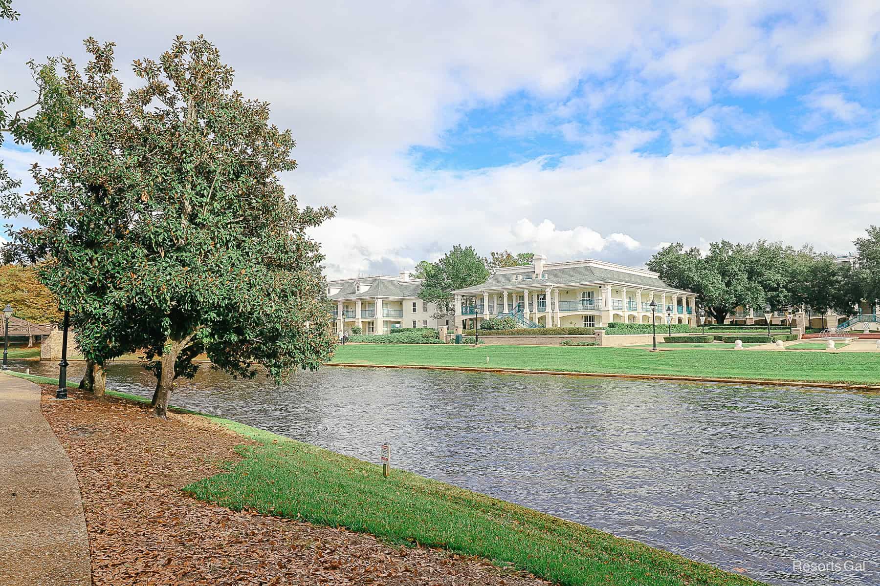 a view of the mansions from across the river 