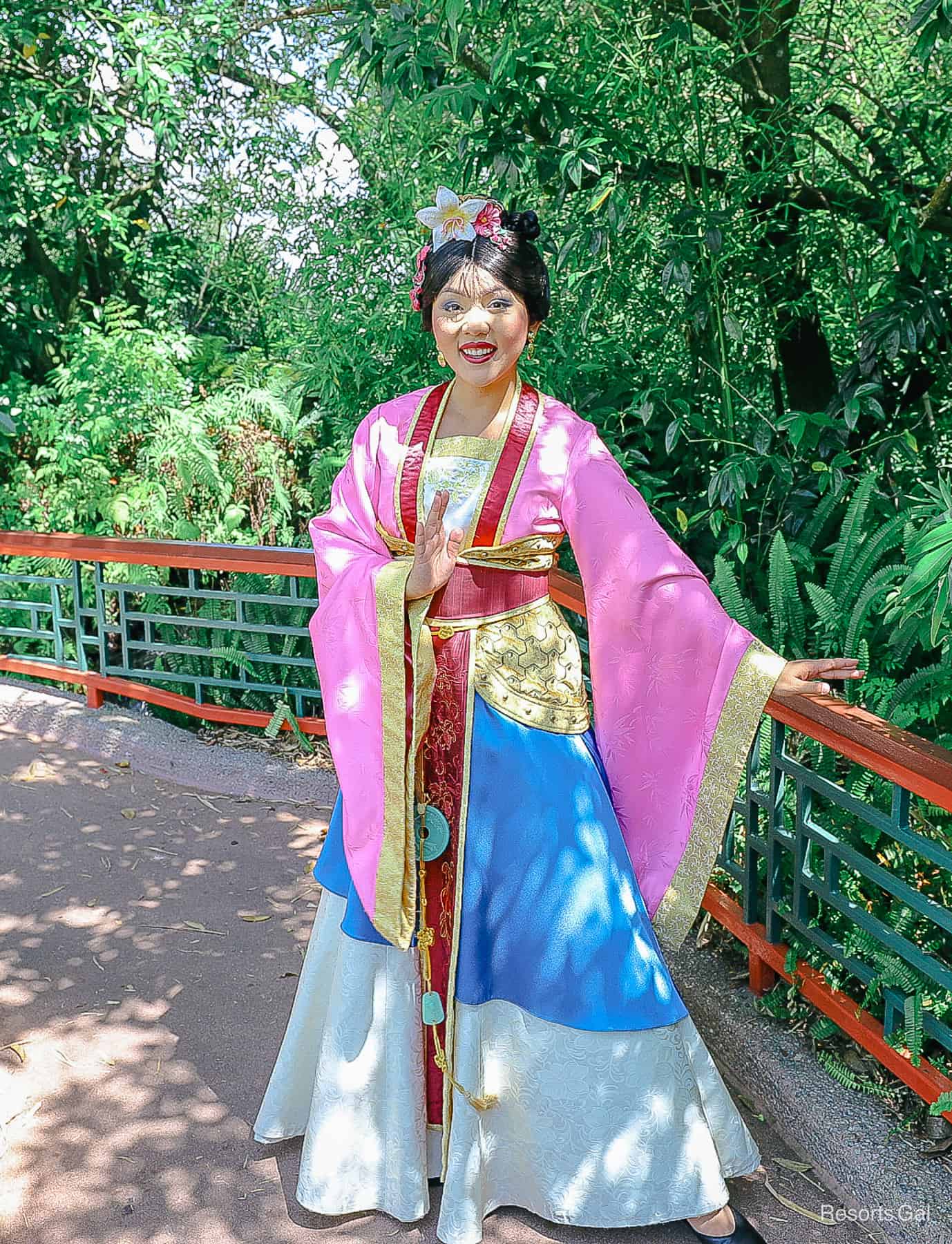 Mulan at Epcot wearing her traditional Hanfu dress 