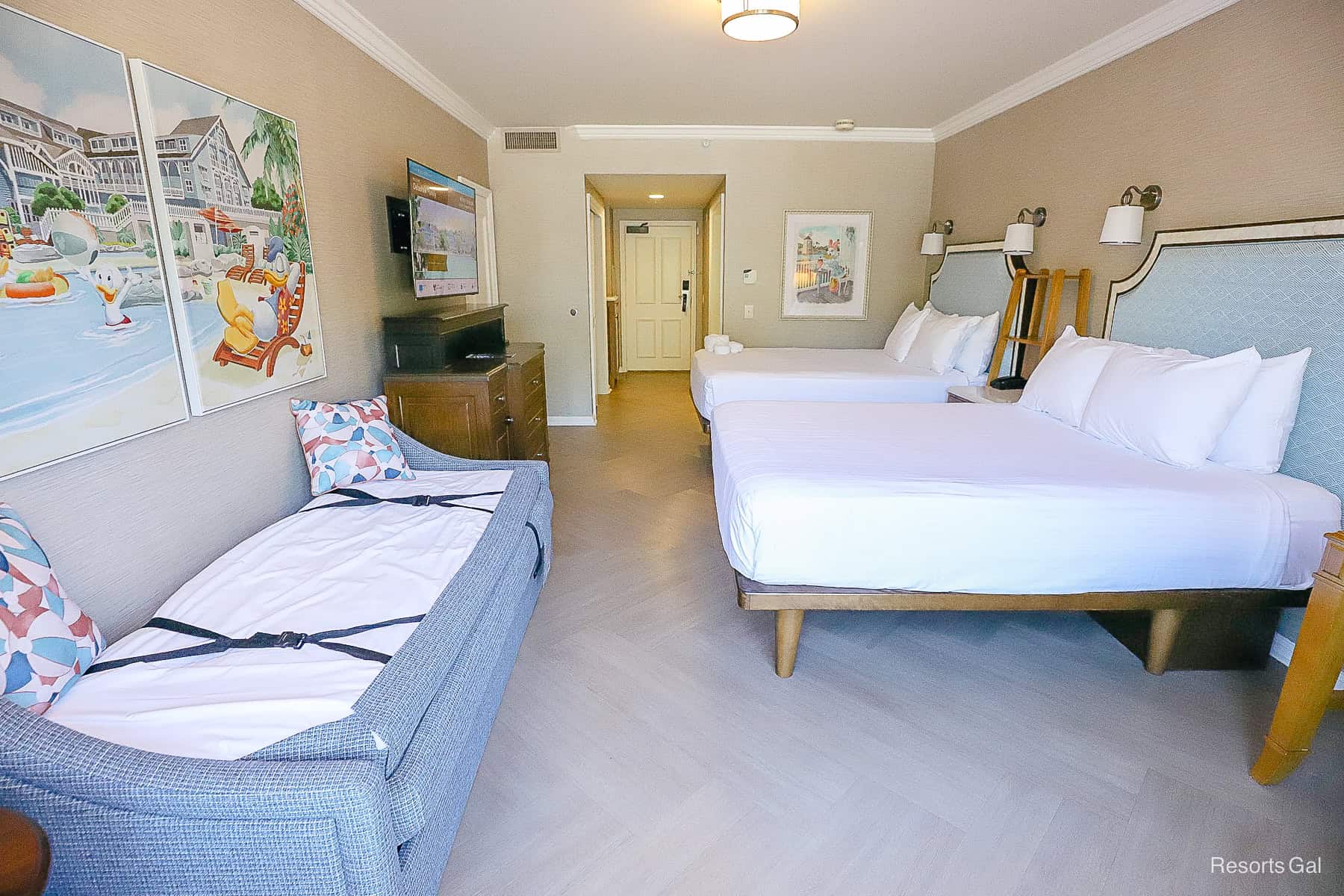 a room with a 5th sleeper at Disney's Beach Club