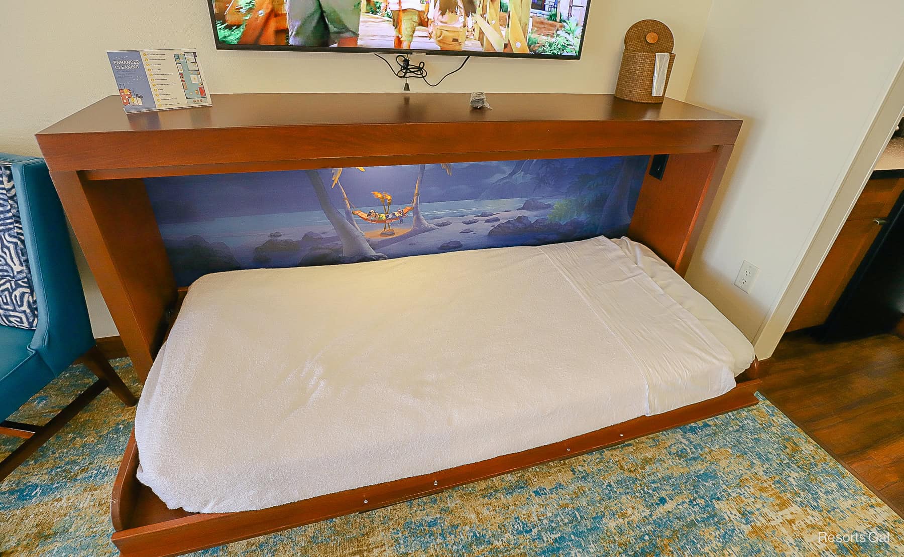 a 5th sleeper with Lilo and Stitch artwork at the Polynesian