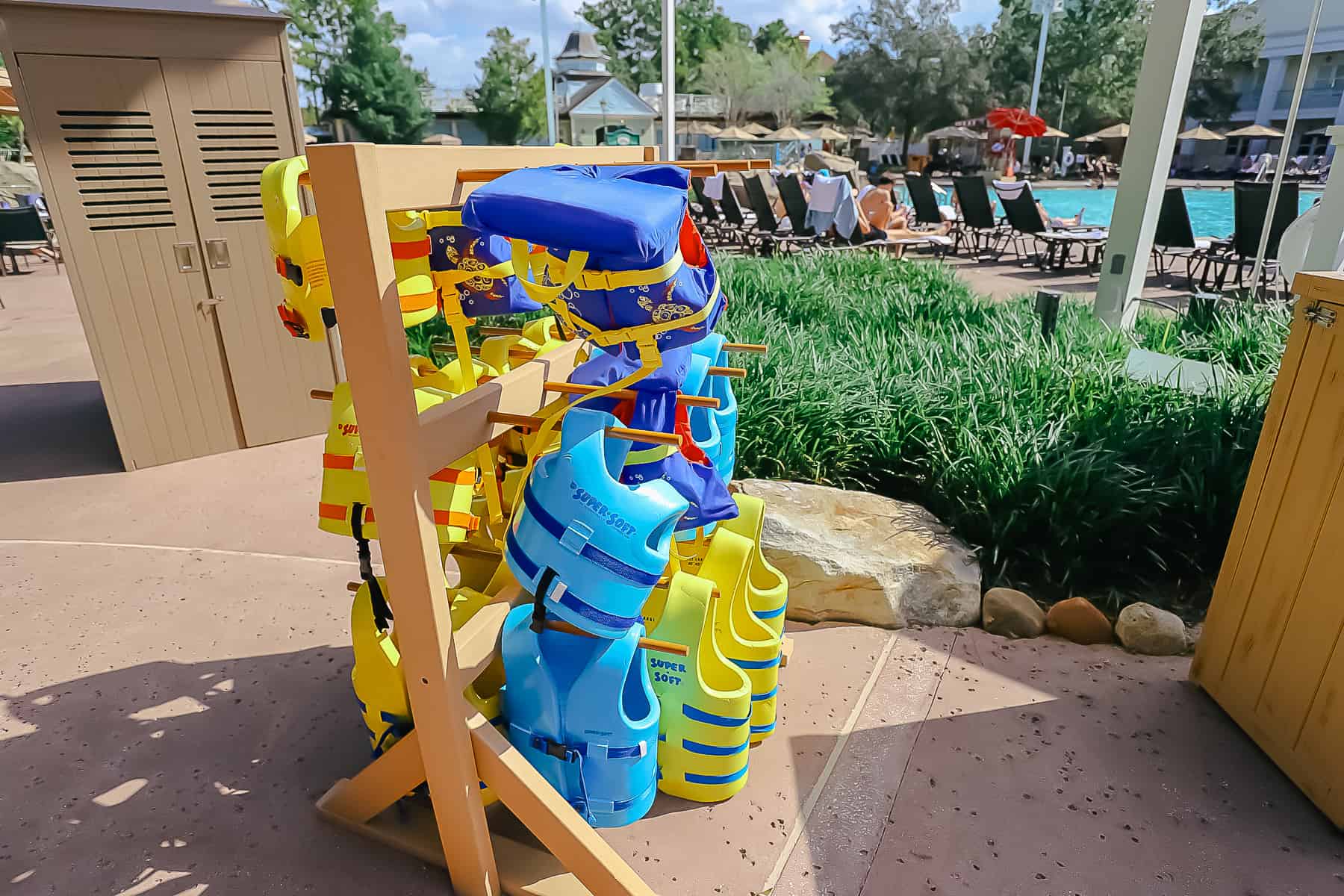 complimentary life jackets at Saratoga Springs Pool 
