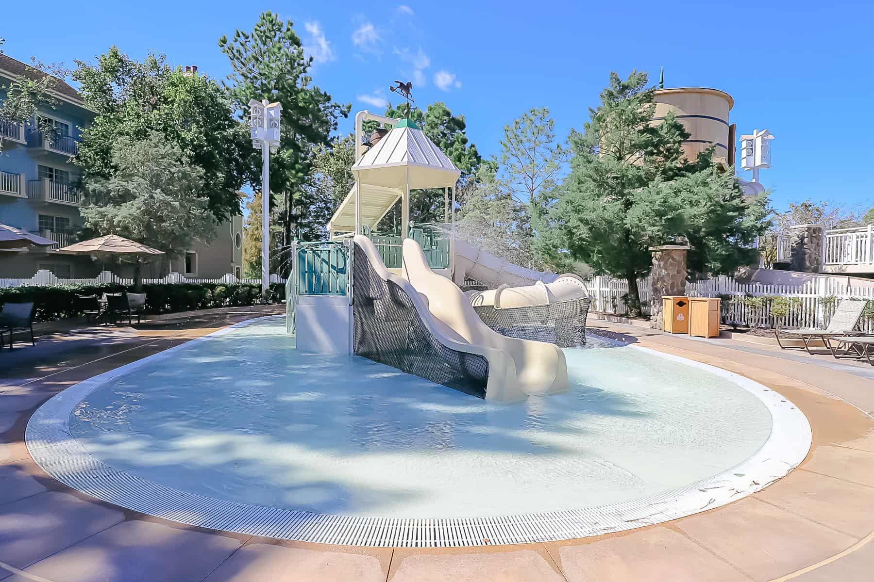 aquatic play area with slides for smaller children at Saratoga Springs 