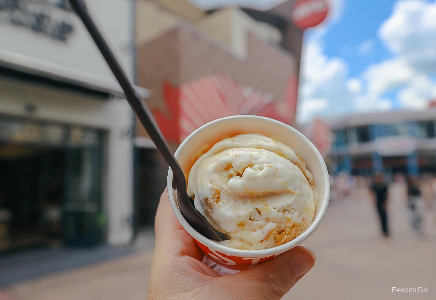 an order of Peach Jam Miso Blondie from Salt and Straw