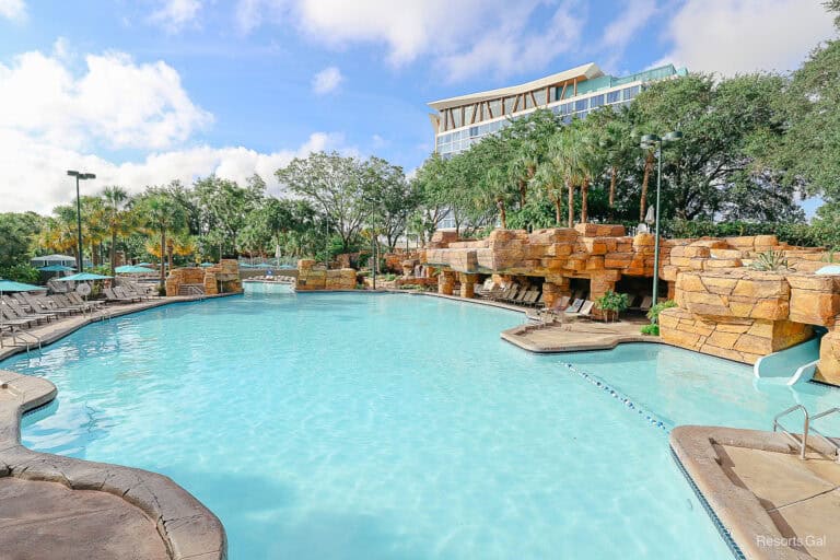 The Resorts Gal Guide to Disney’s Swan and Dolphin’s Pools