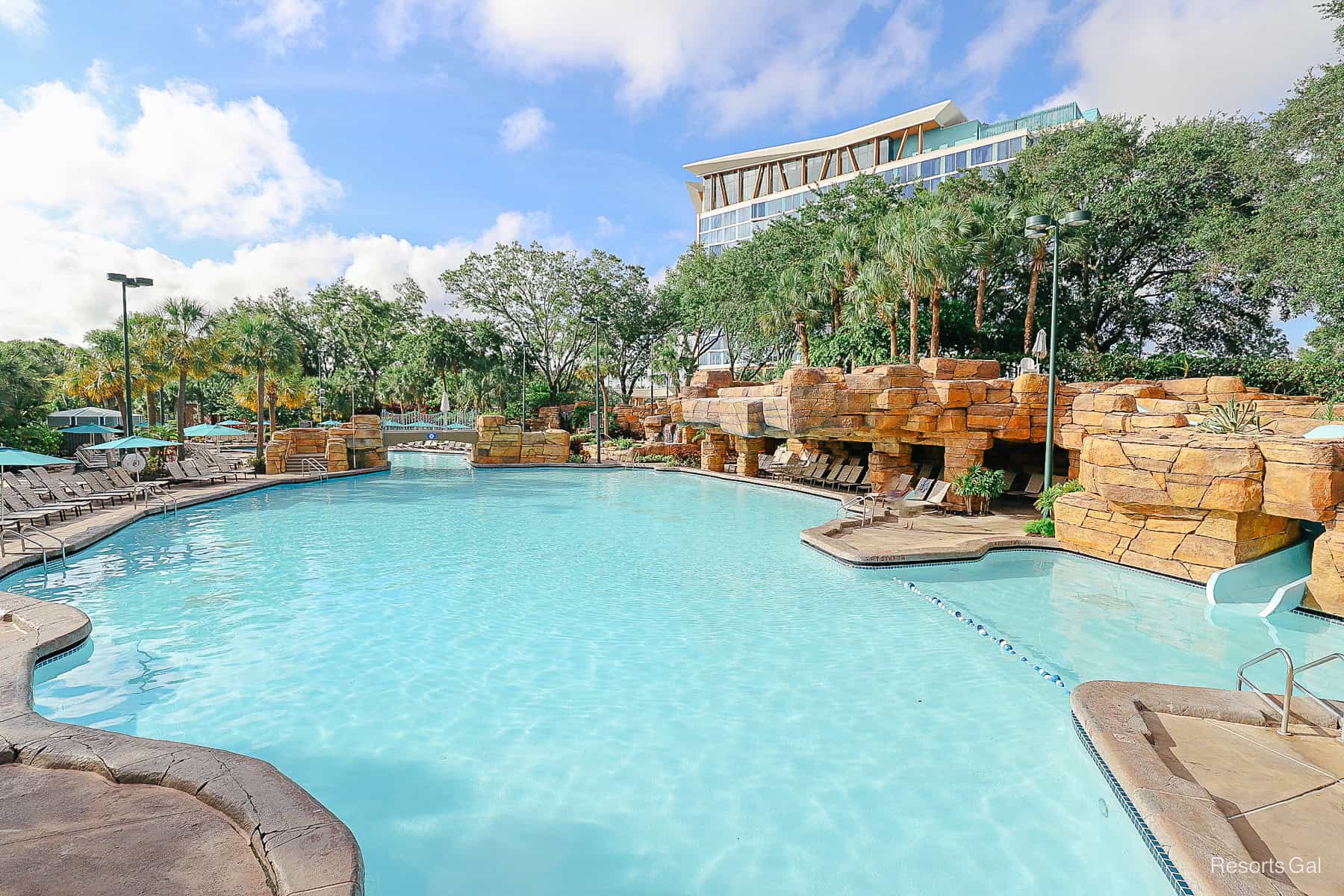 The Resorts Gal Guide to Disney’s Swan and Dolphin’s Pools