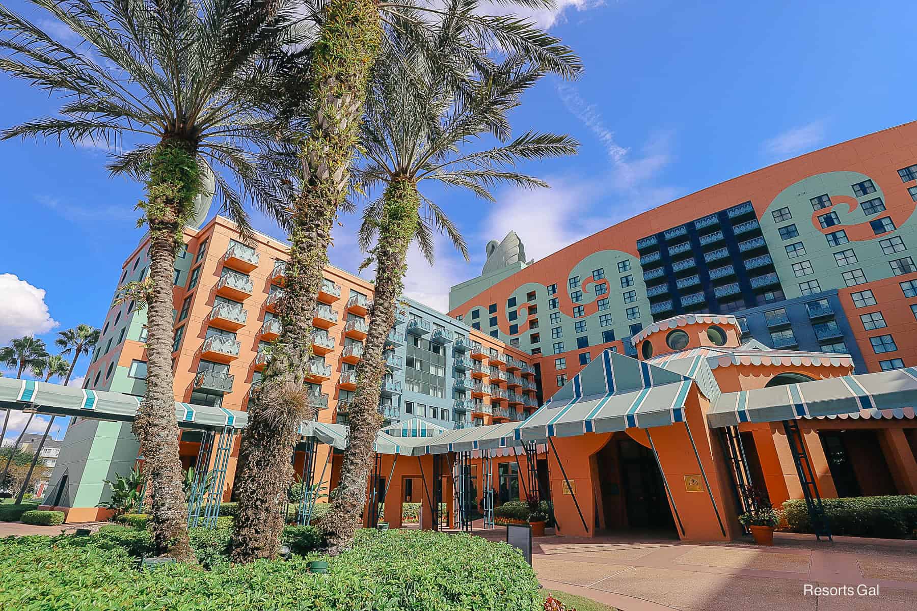 the Swan Hotel angle with three palm trees