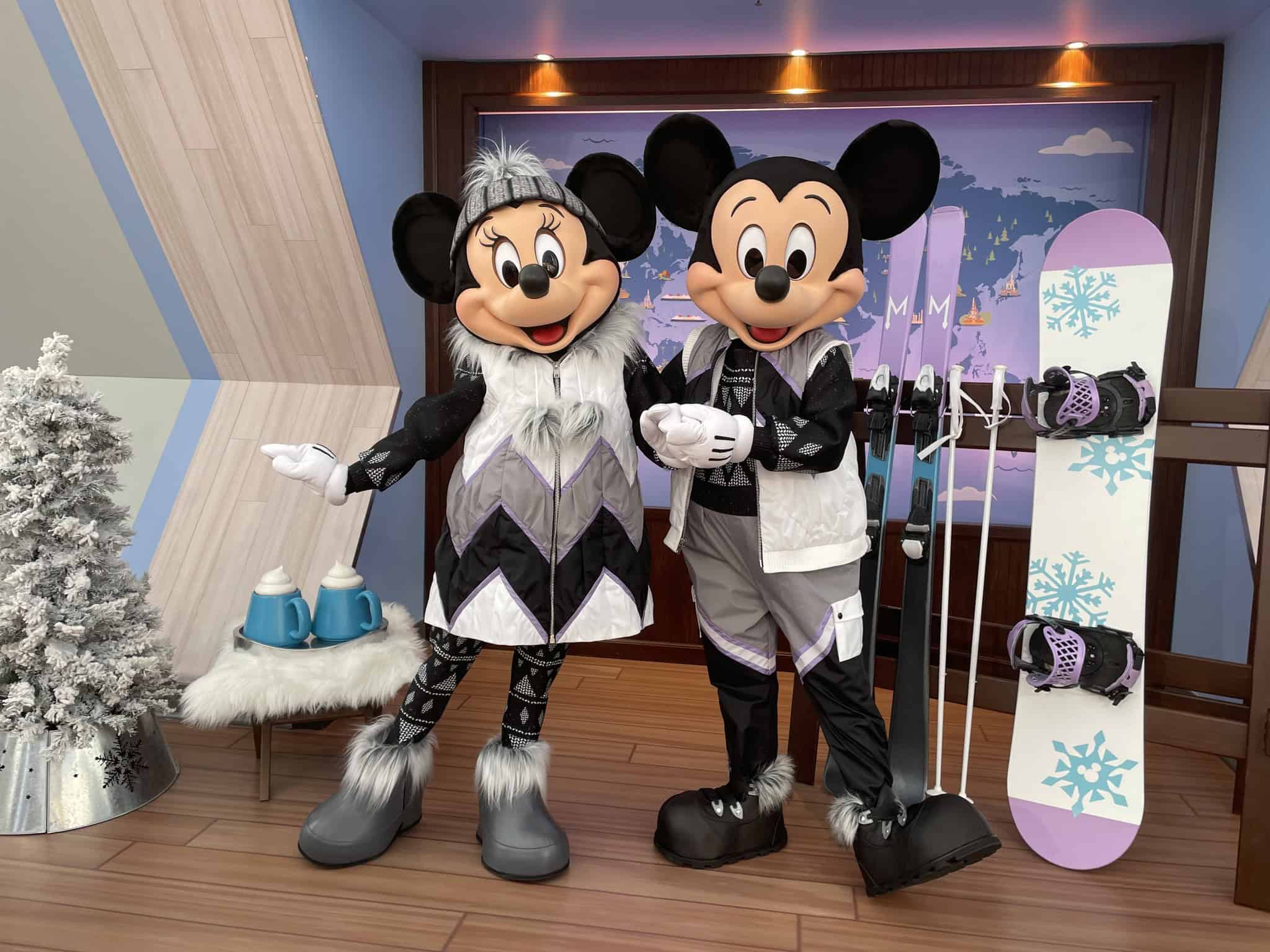 Mickey and Minnie Mouse debut Ski costumes