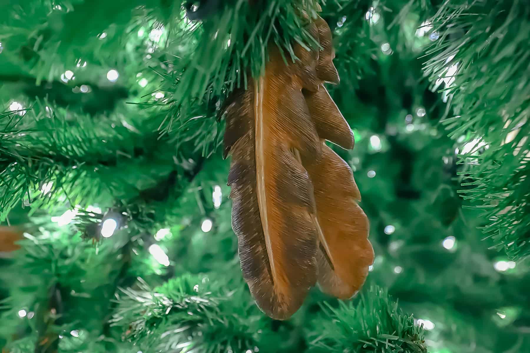 two feathers tree ornament 