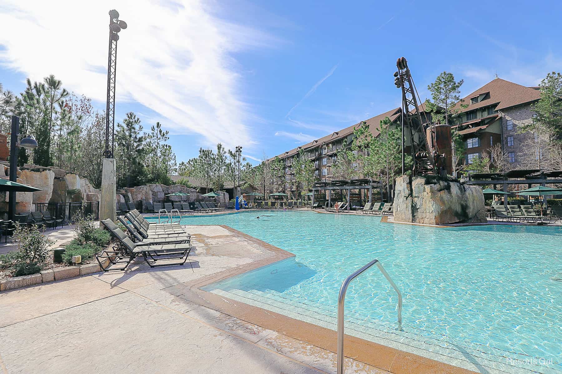 steps leading down to the pool 