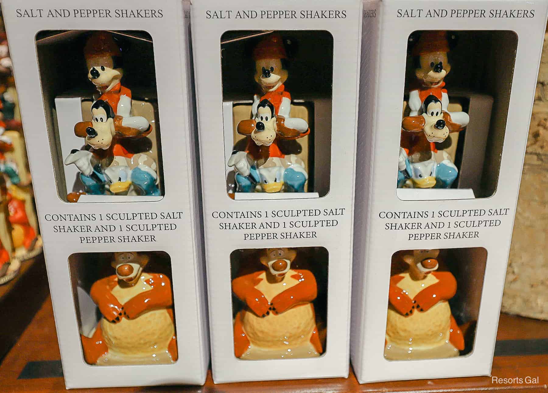 totem pole Disney themed salt and pepper shakers 
