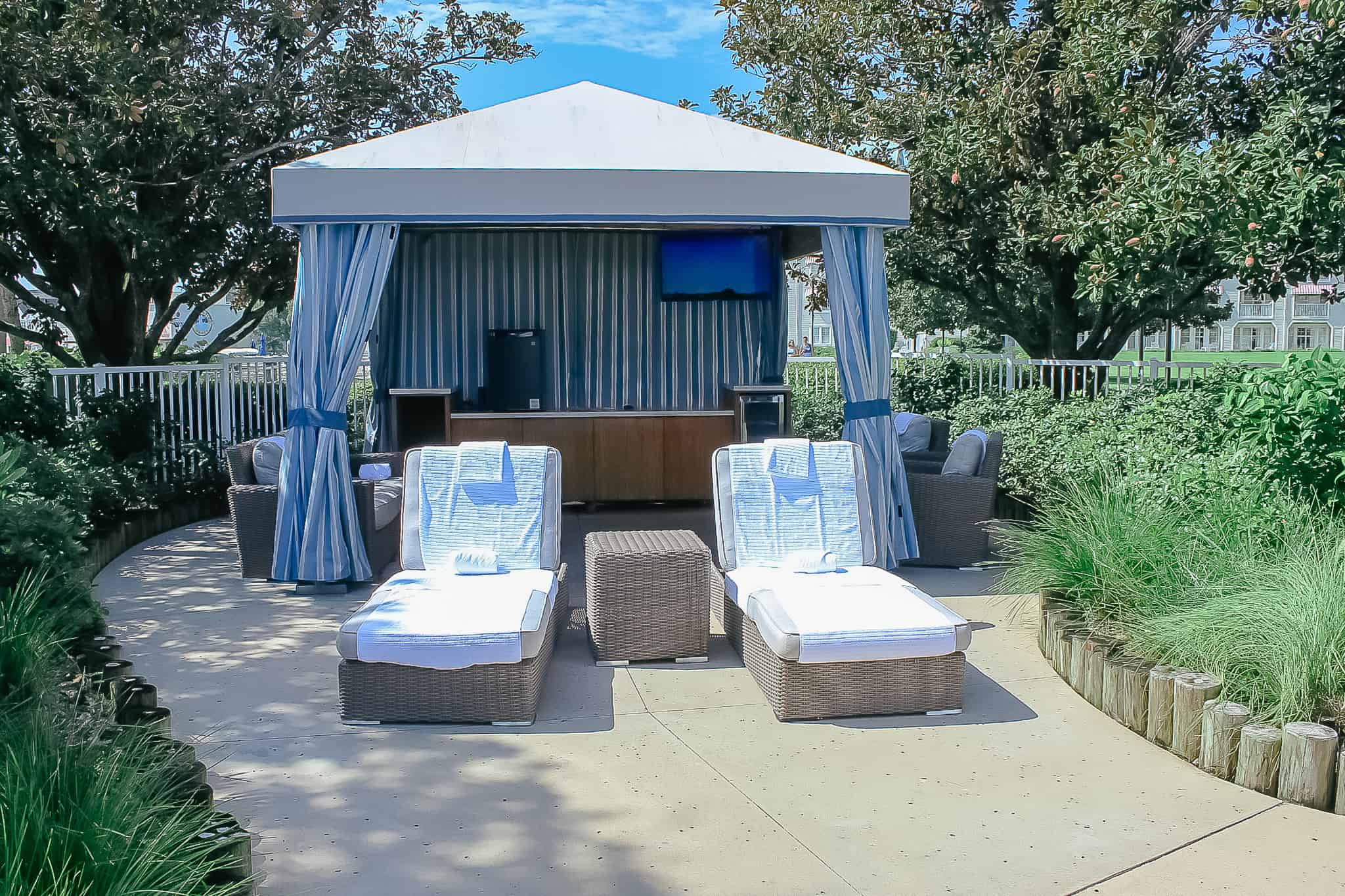 Review: Renting a Poolside Cabana at Disney World