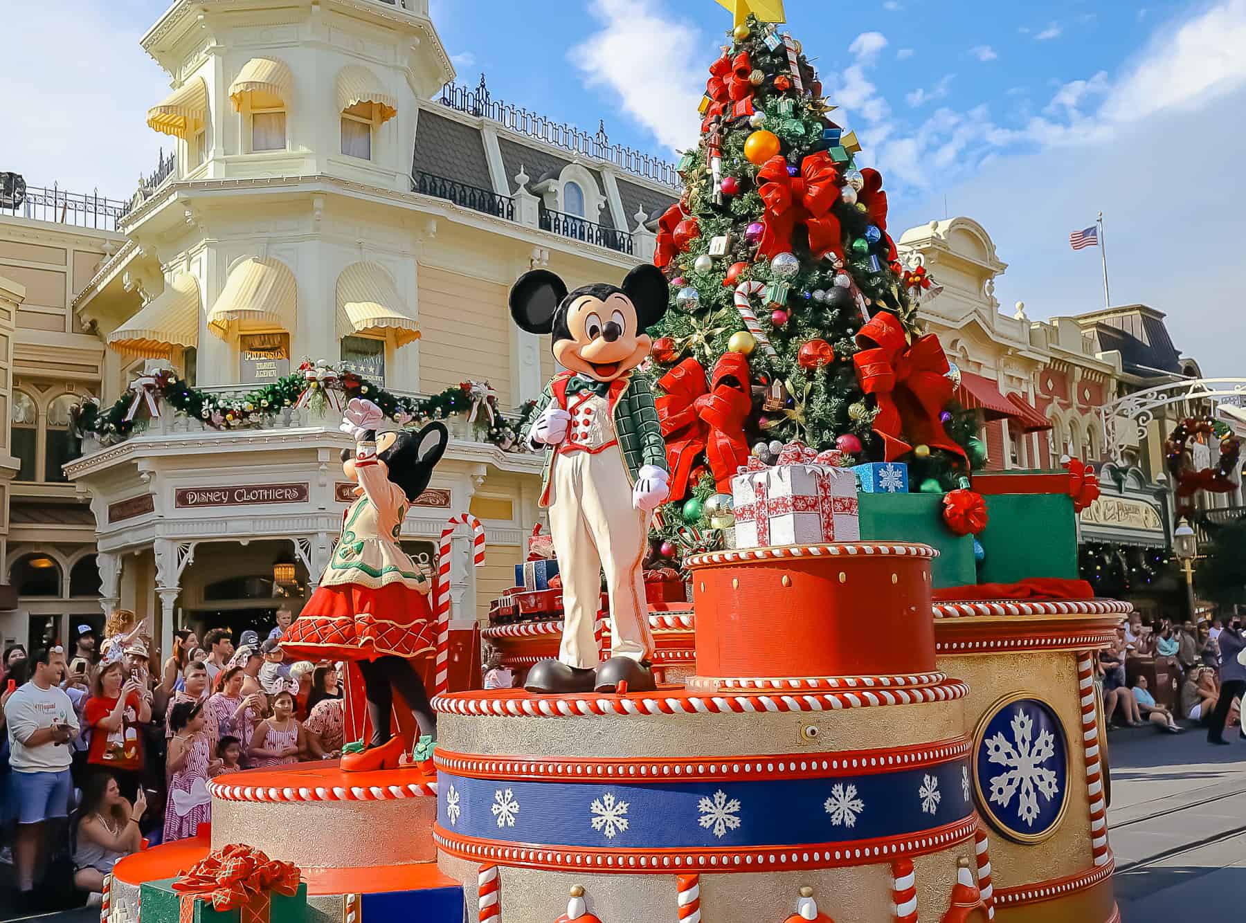 Mickey’s Once Upon a Christmastime Parade (Characters, Photos, and Video)