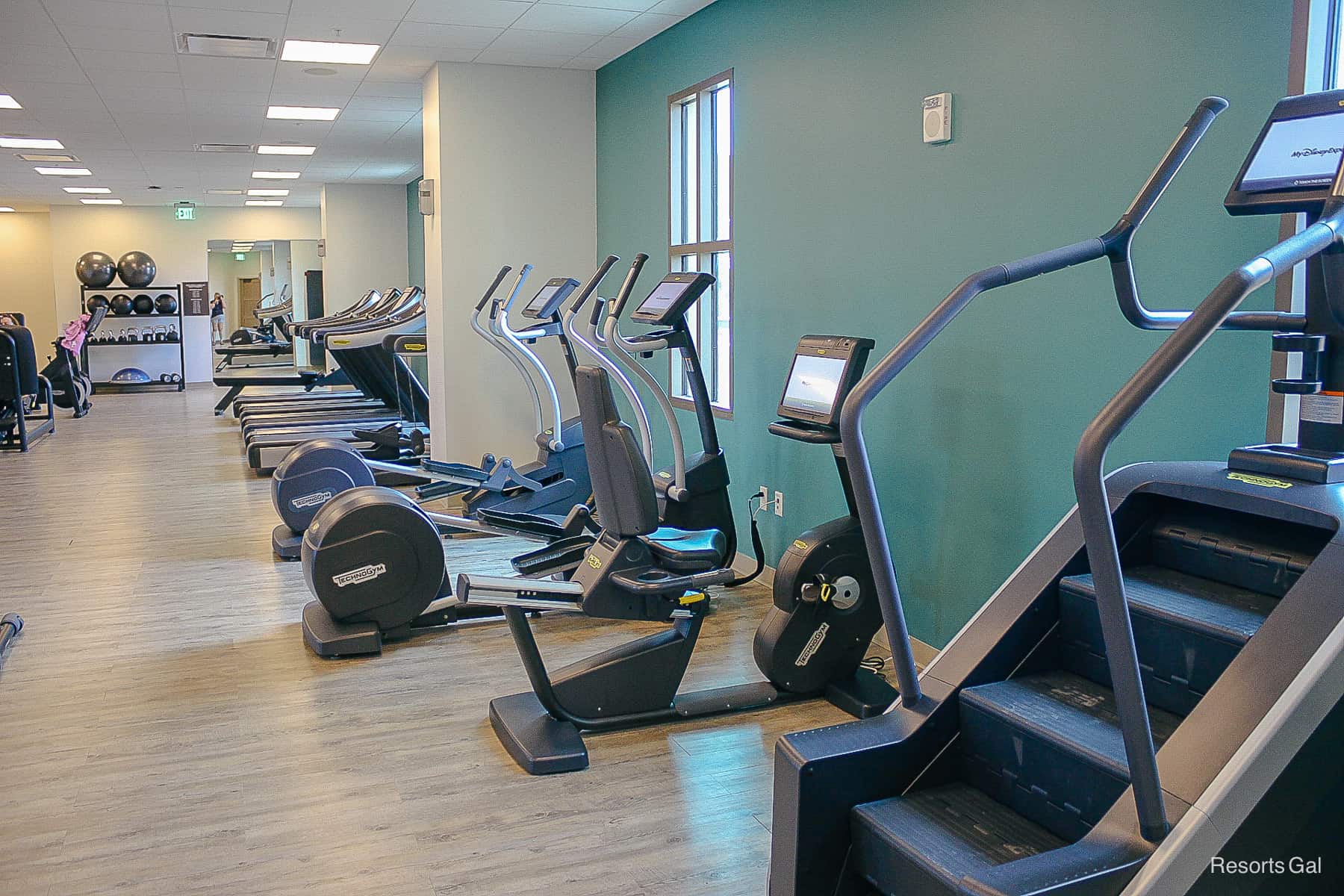 the interior of the gym at Gran Destino Tower 