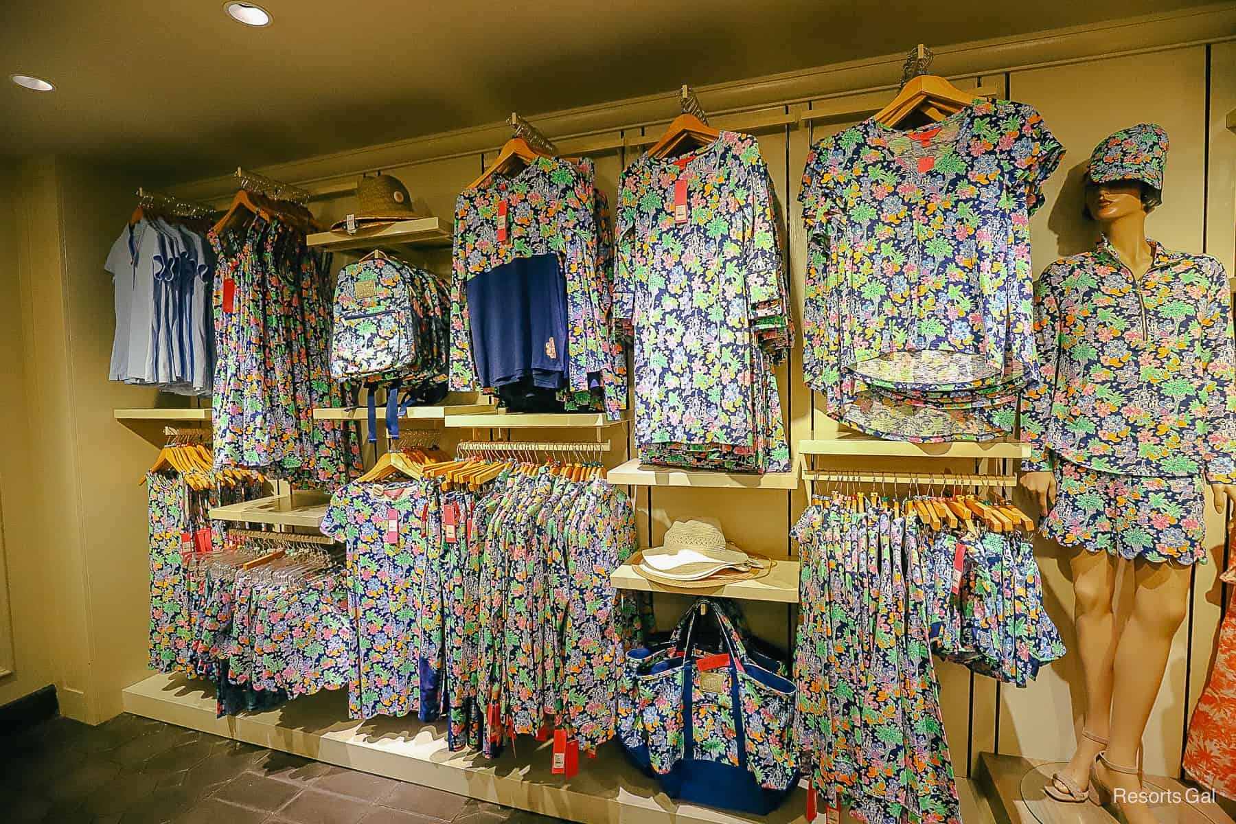 disney yacht club gift shop hours