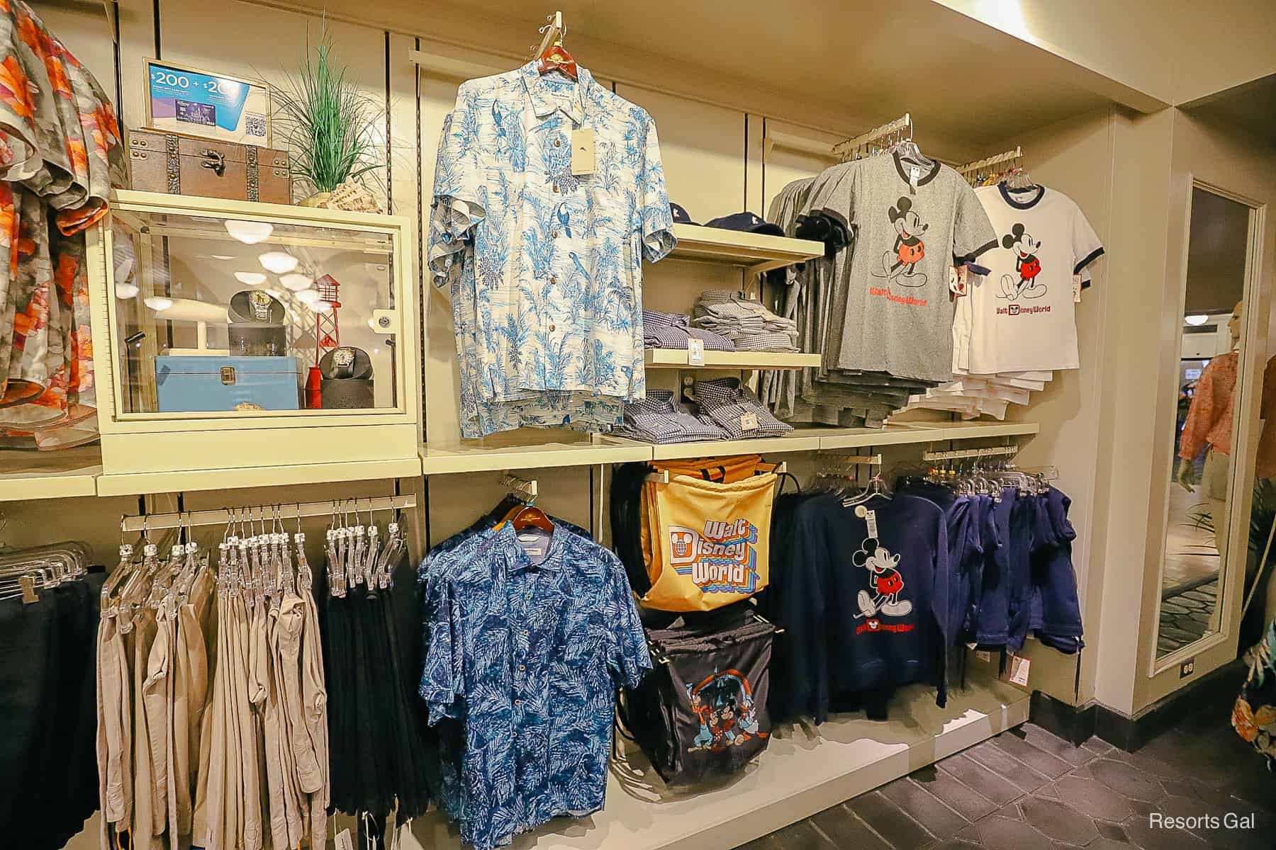 yacht and beach club gift shop