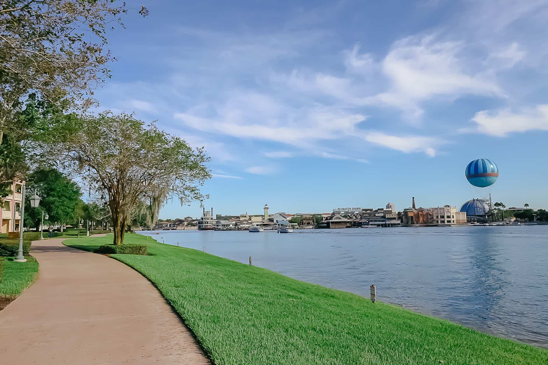 Shows the distance of the path from Congress Park to Disney Springs 