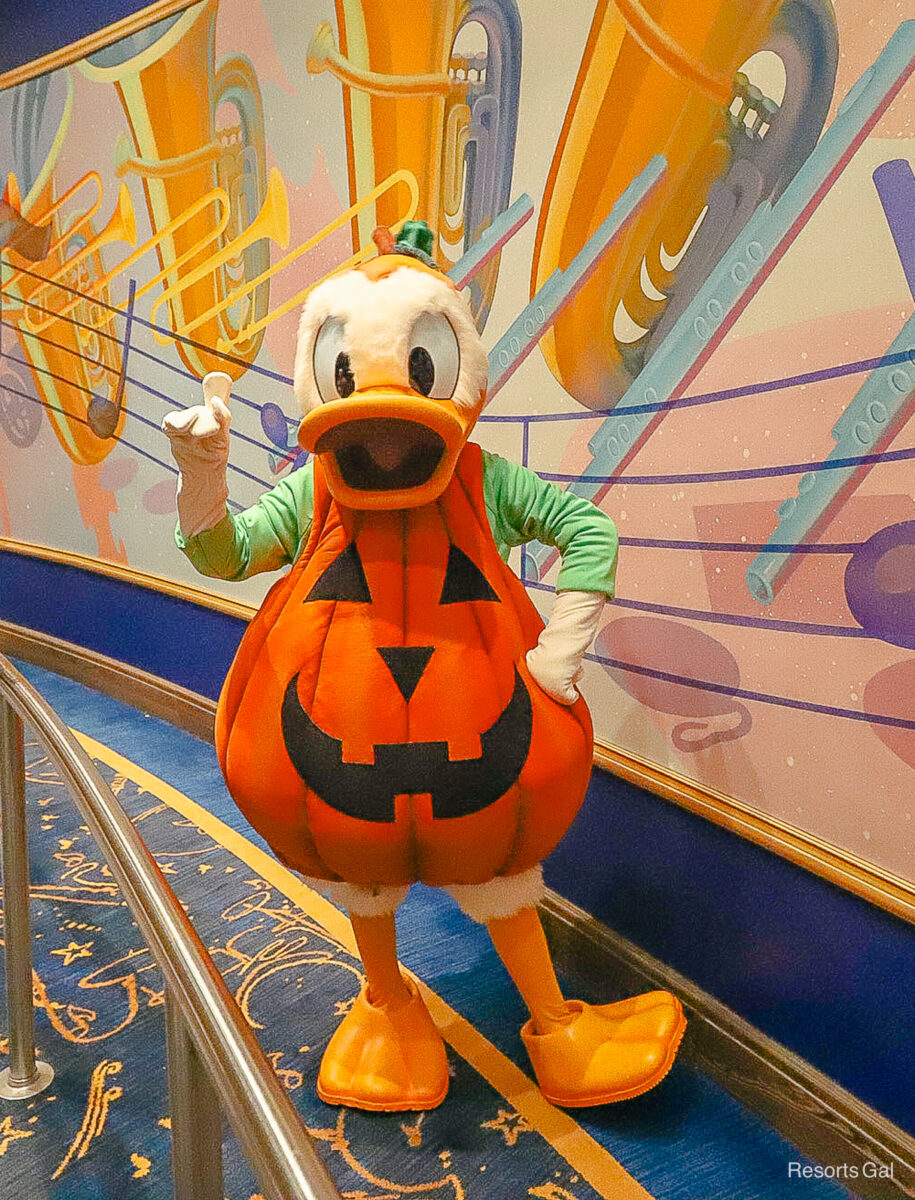 Donald Duck is vertical crop pose