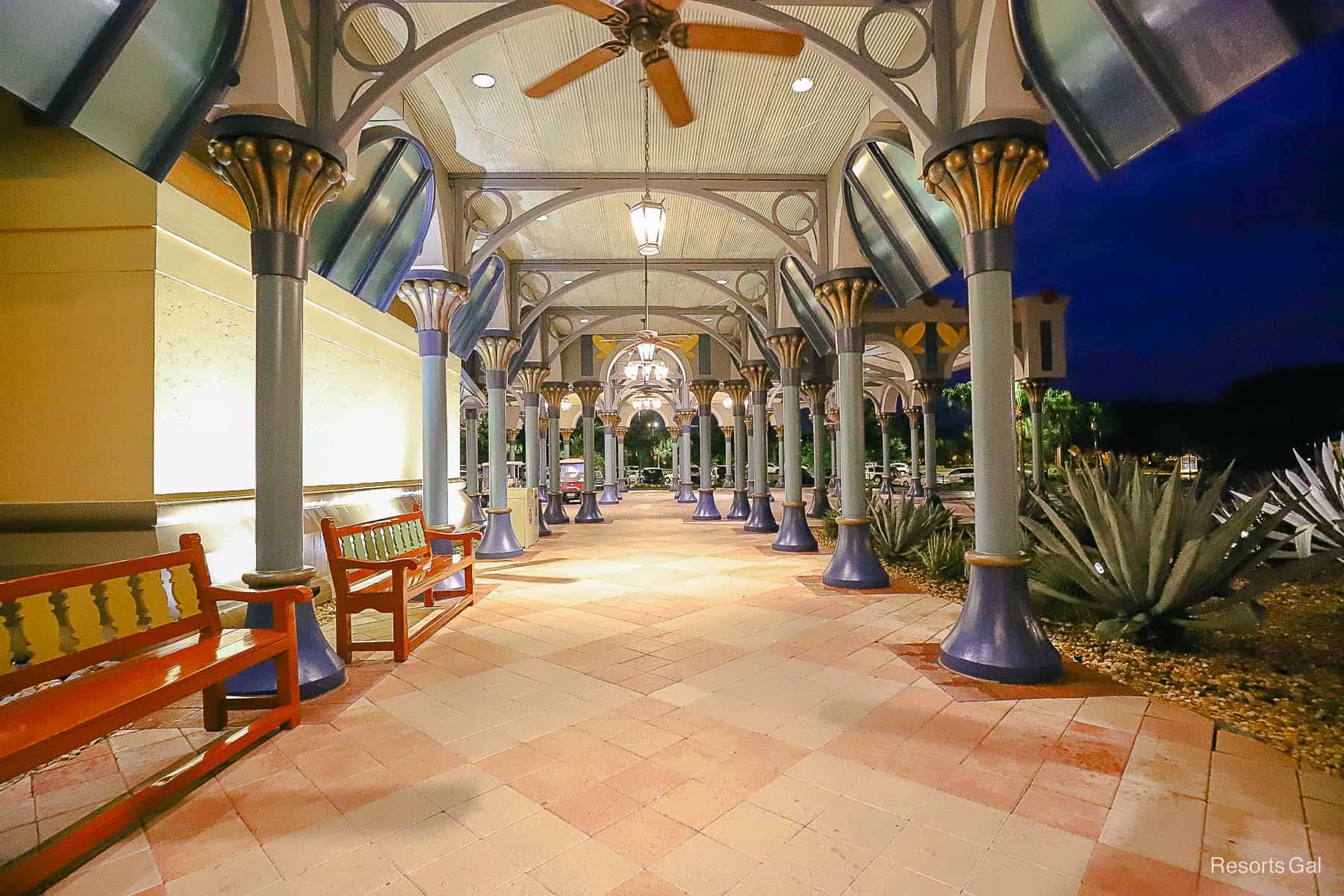 the walkway to the bus stop at El Centro