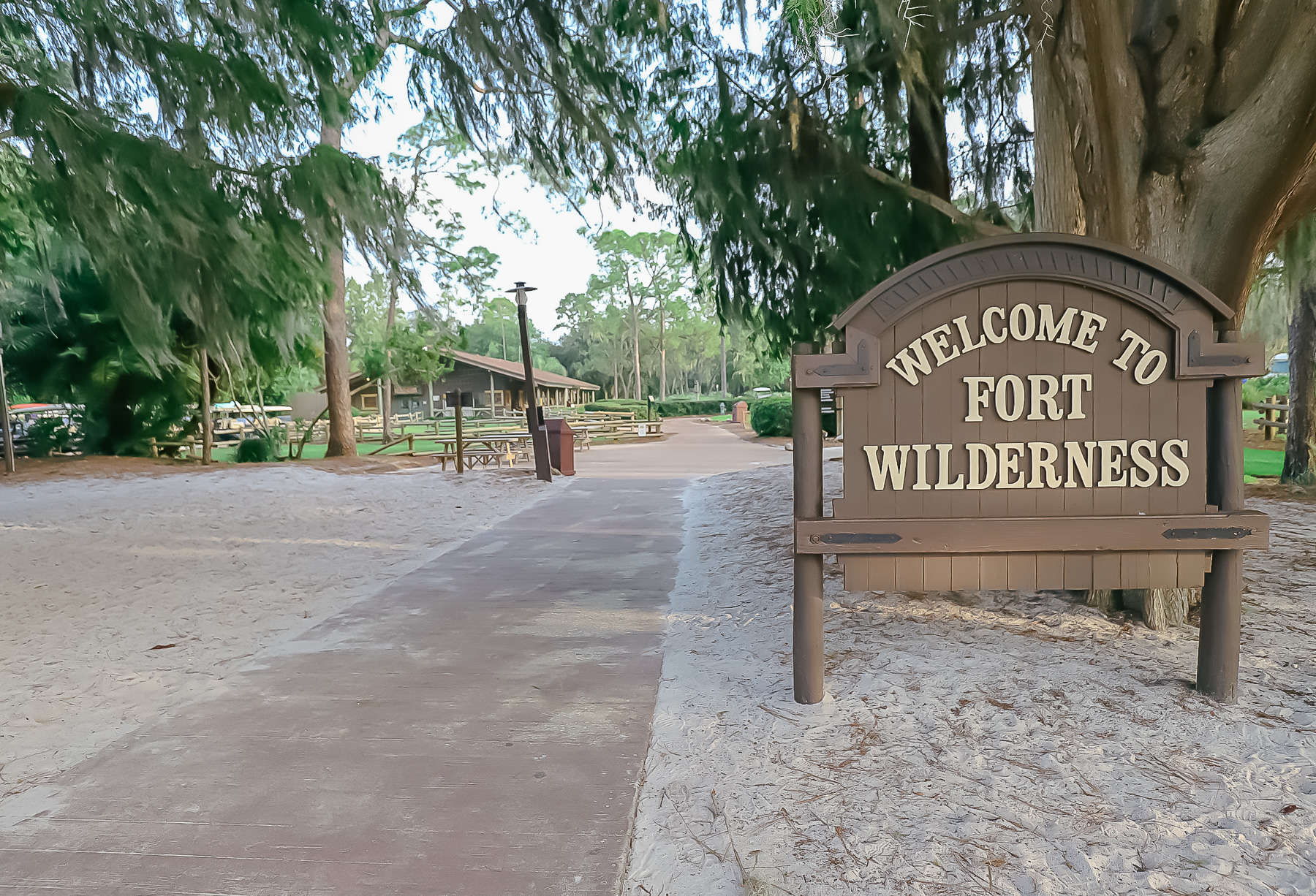 sign welcoming guests to the Fort 