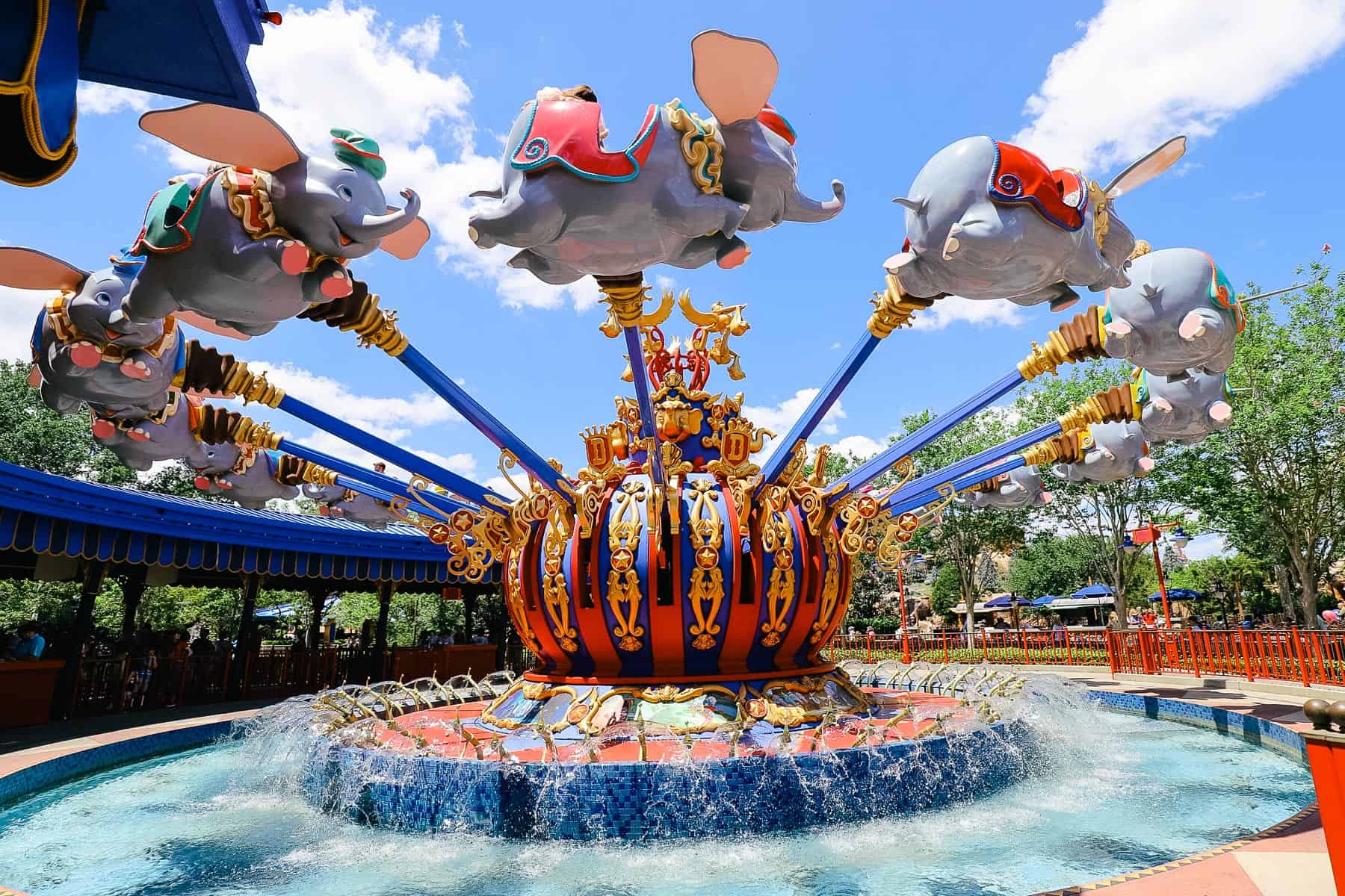 Guests in full rotation toward the end of the ride. 