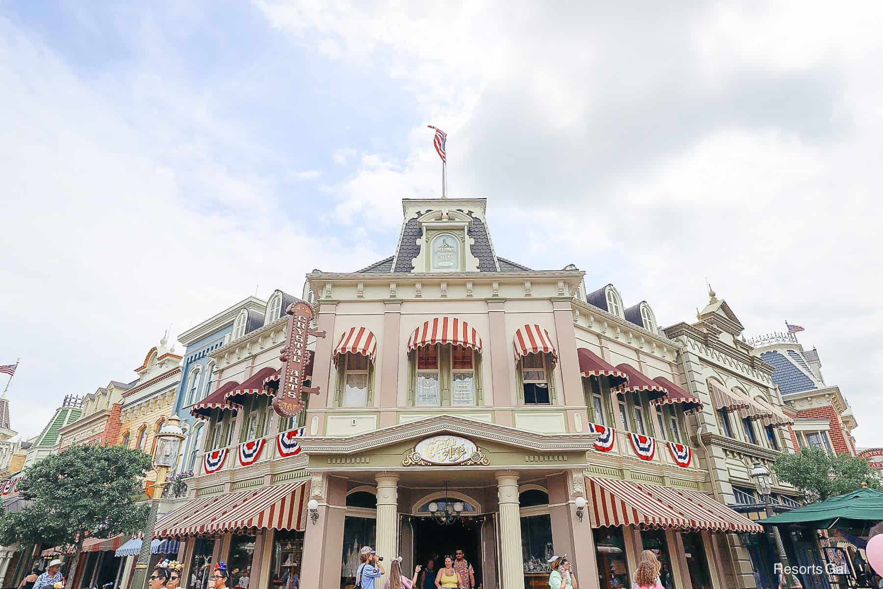 decorations on the Crystal Arts facade for the 4th of July 