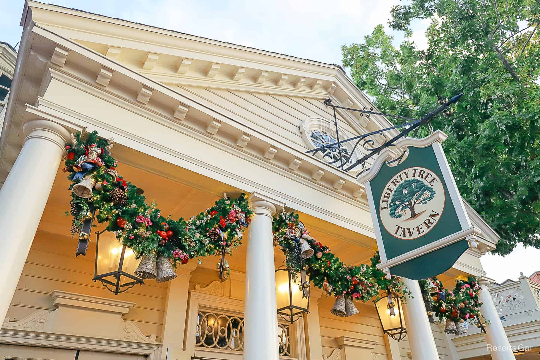 Photos of the Holiday Touches in Magic Kingdom’s Frontierland and Liberty Square