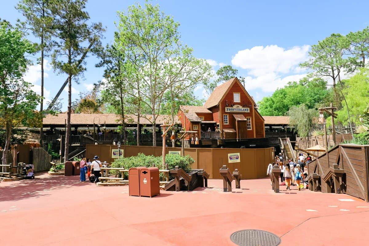 Frontierland Station