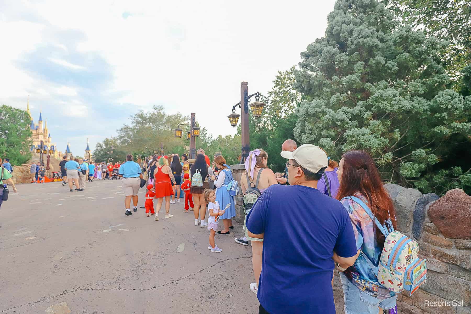 a long line of guests waiting to meet Gaston
