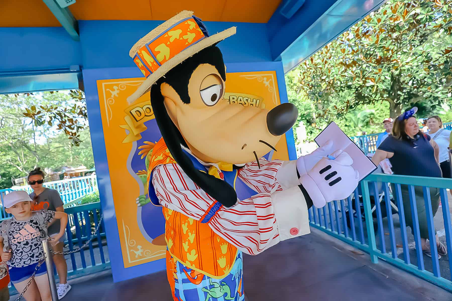 Goofy signing autograph