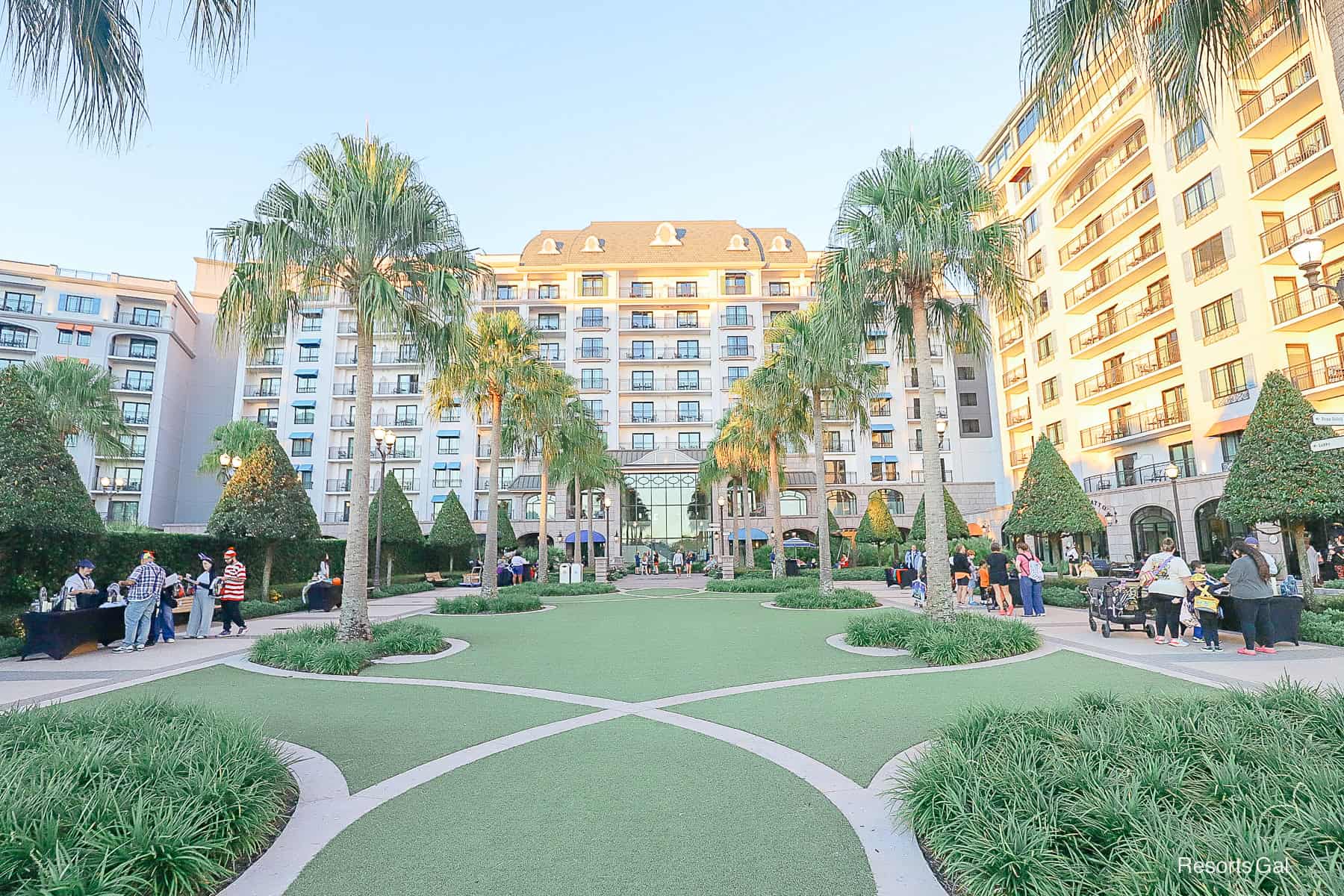 What to Expect at the Disney Resort Hotels on Halloween (2026)