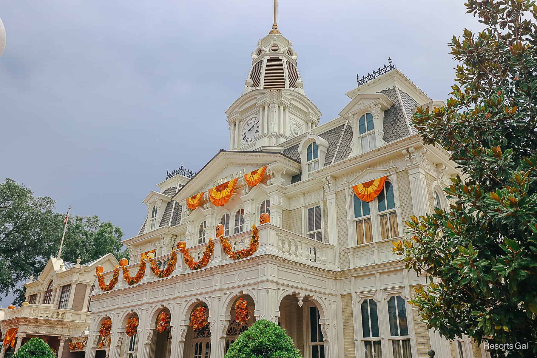 an angle of City Hall 