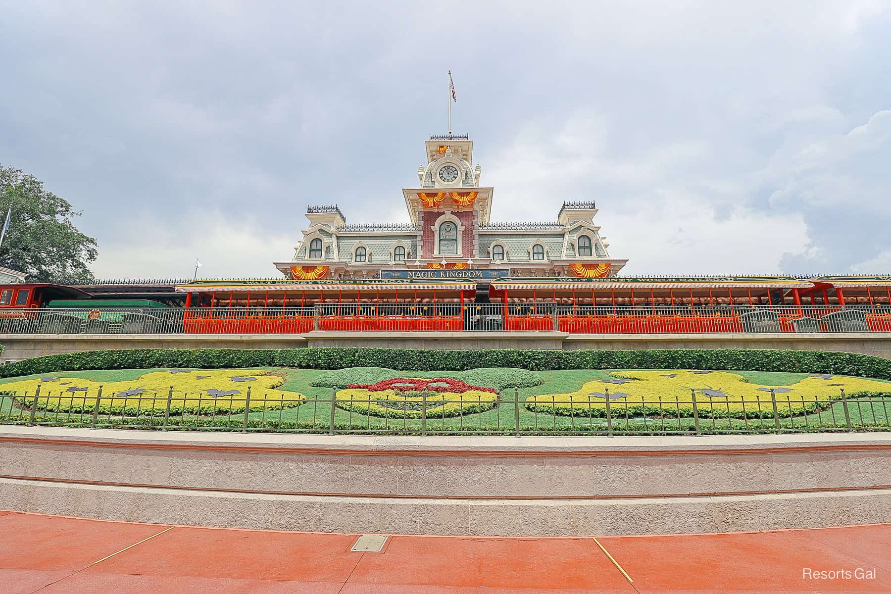 The train pulls up at the station 