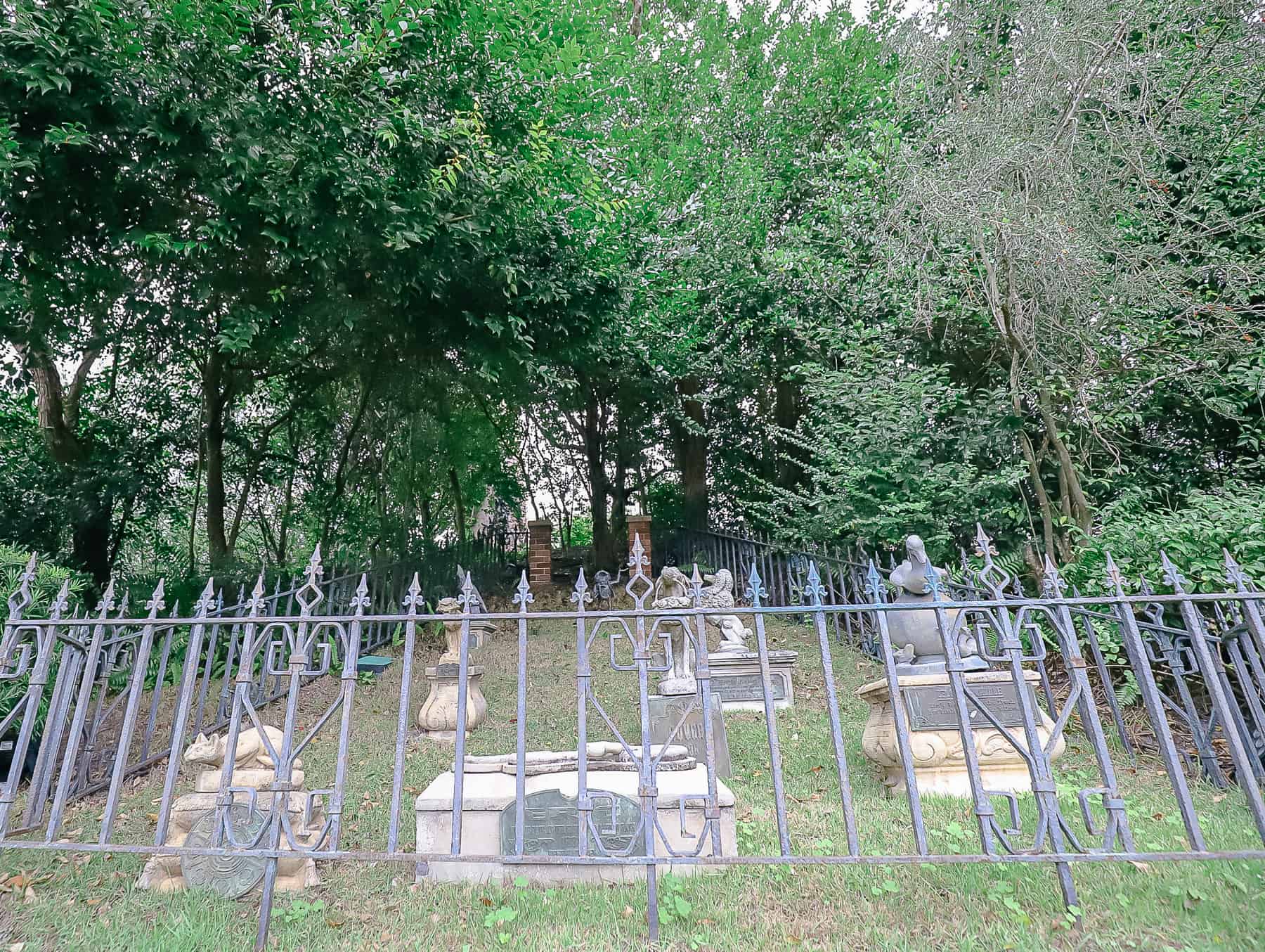 pet cemetery at Haunted Mansion Disney World 