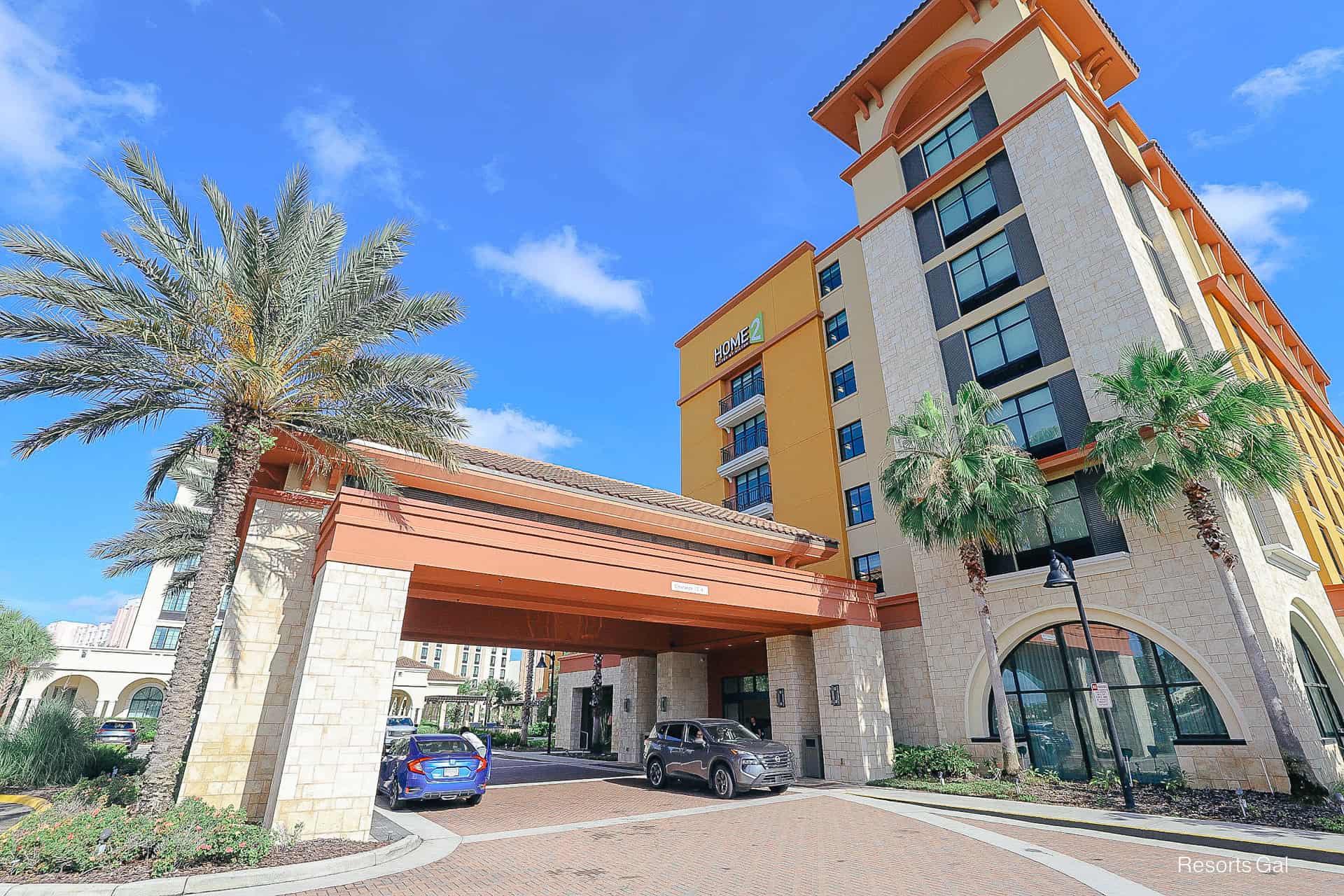 port cochere entrance of Flamingo Crossings Home2 Suites