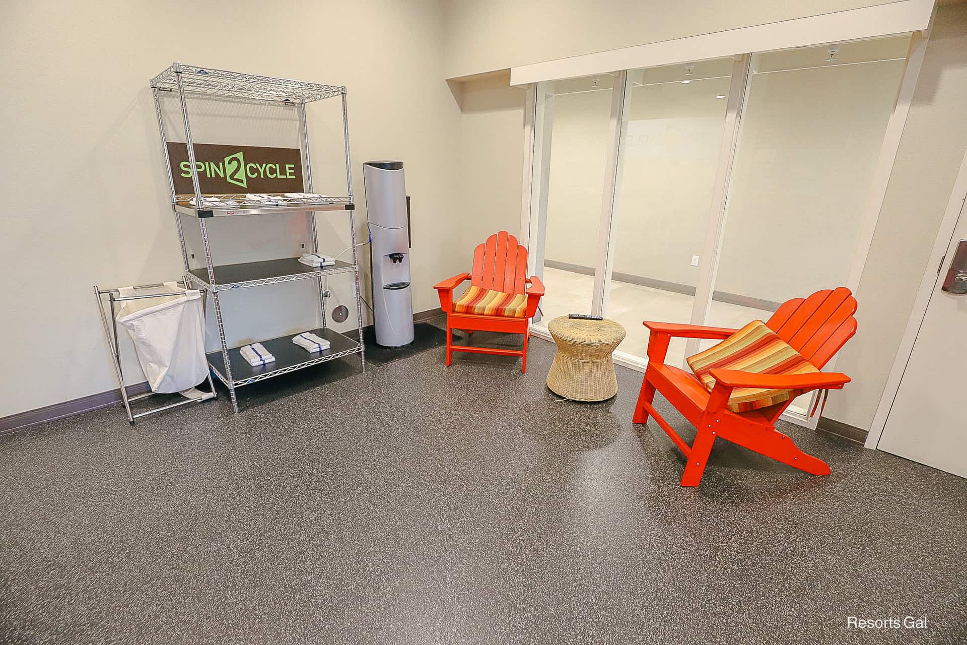 a waiting area near the laundry room